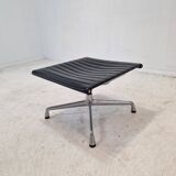 Model EA 124 + 125 Vitra Lounge Chair and Ottoman by Charles & Ray Eames