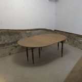Extendable half-moon round oak table for 2 to 8 people