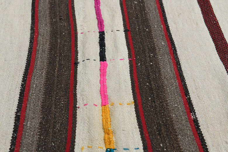 Vintage kilim rug for living room 189x259