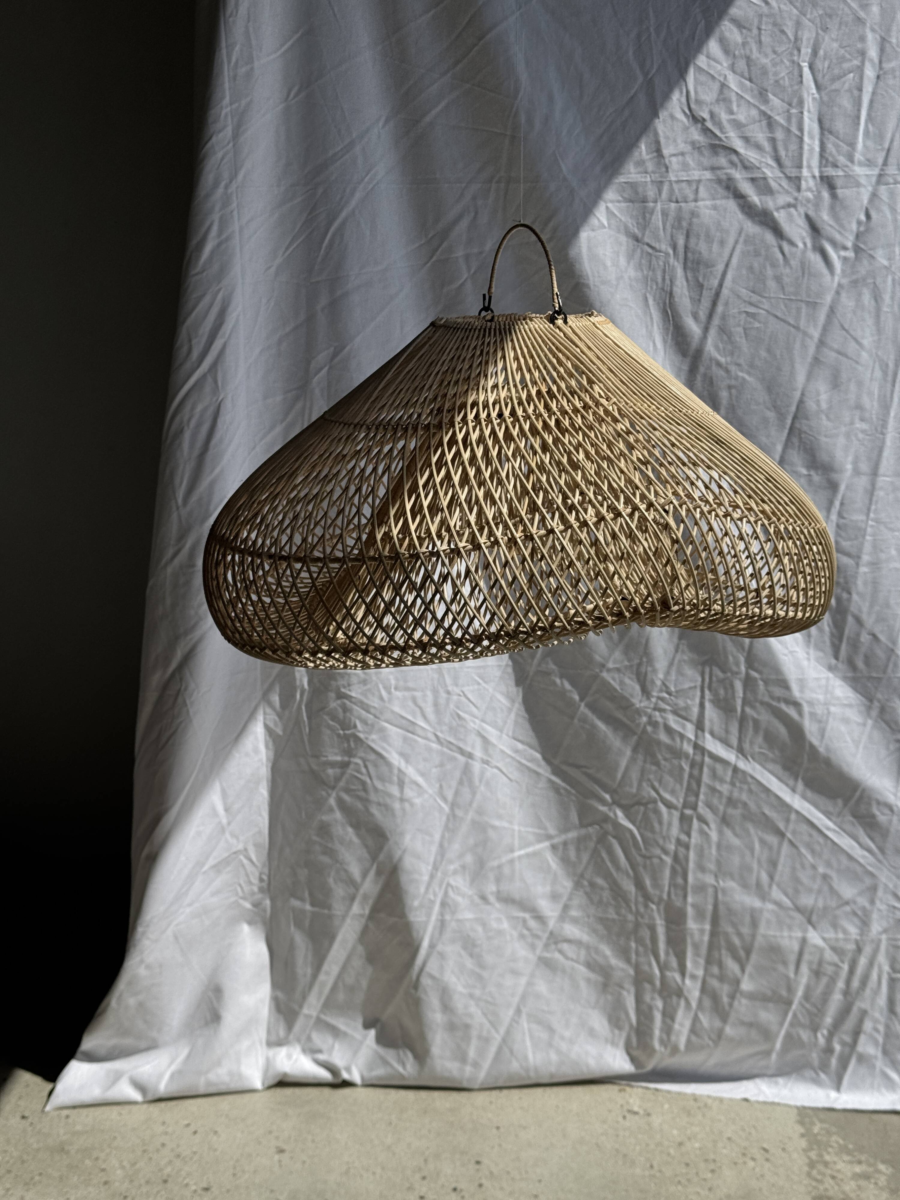 Suspension or rattan lampshade in the shape of a cloud or flattened bubble D60 H35