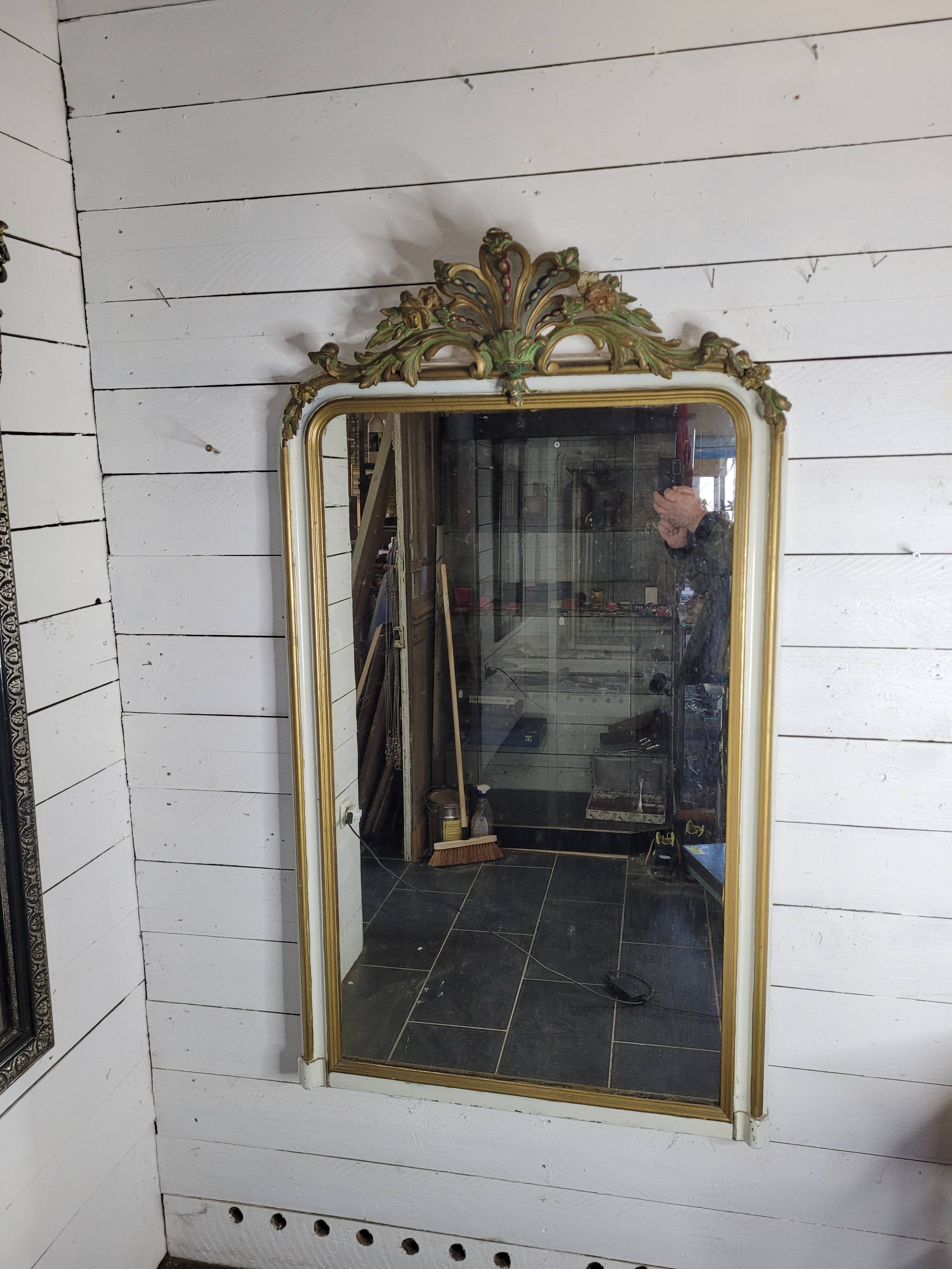 Old Louis XV style mirror with gold and white patina, 145×82cms