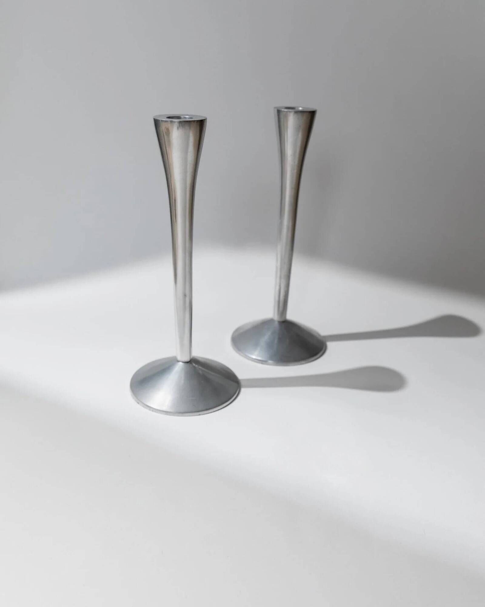 Set of 2 vintage candle holders - stainless steel, Space Age design - Italy 1970s