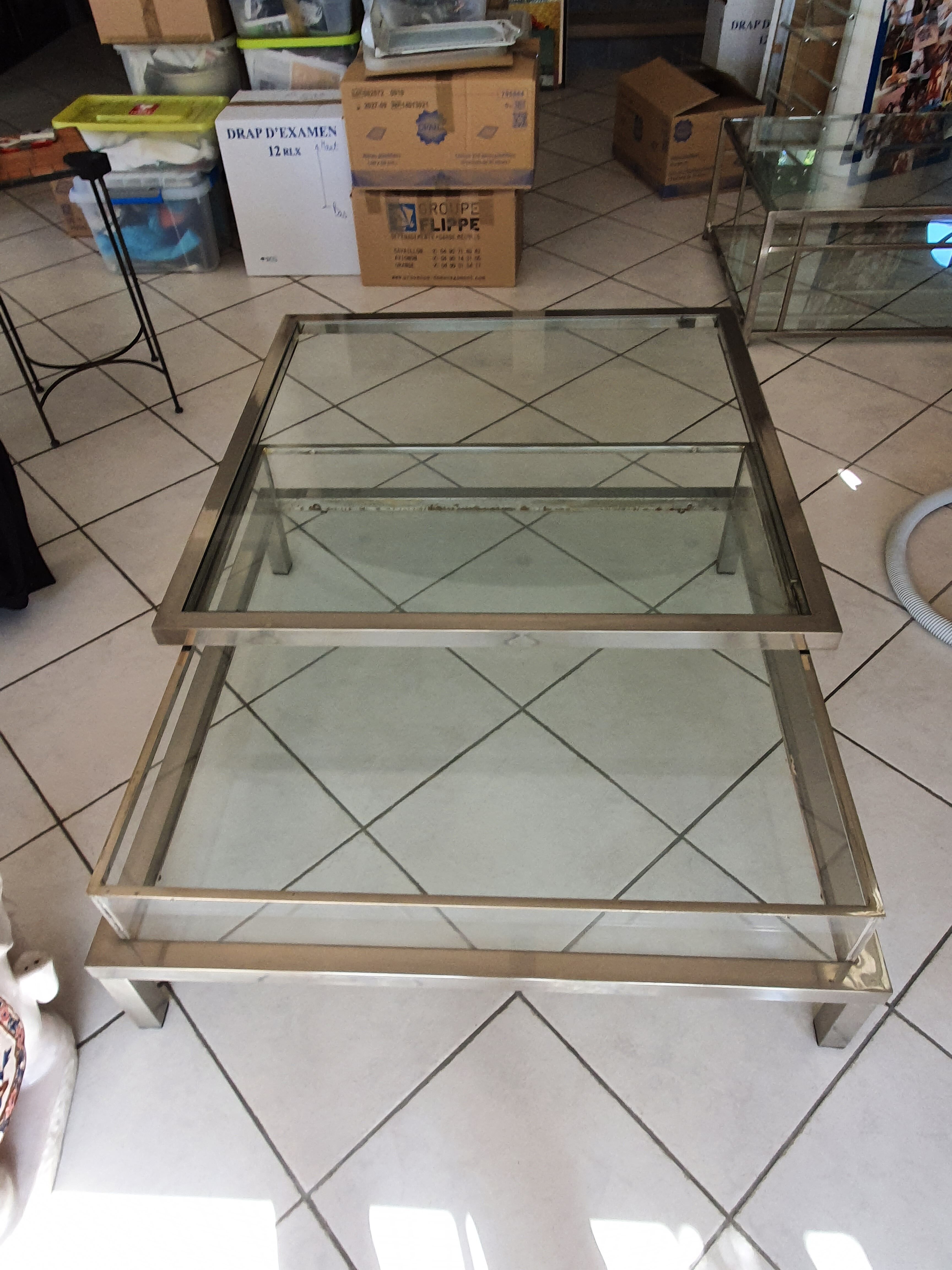 Showcase coffee table