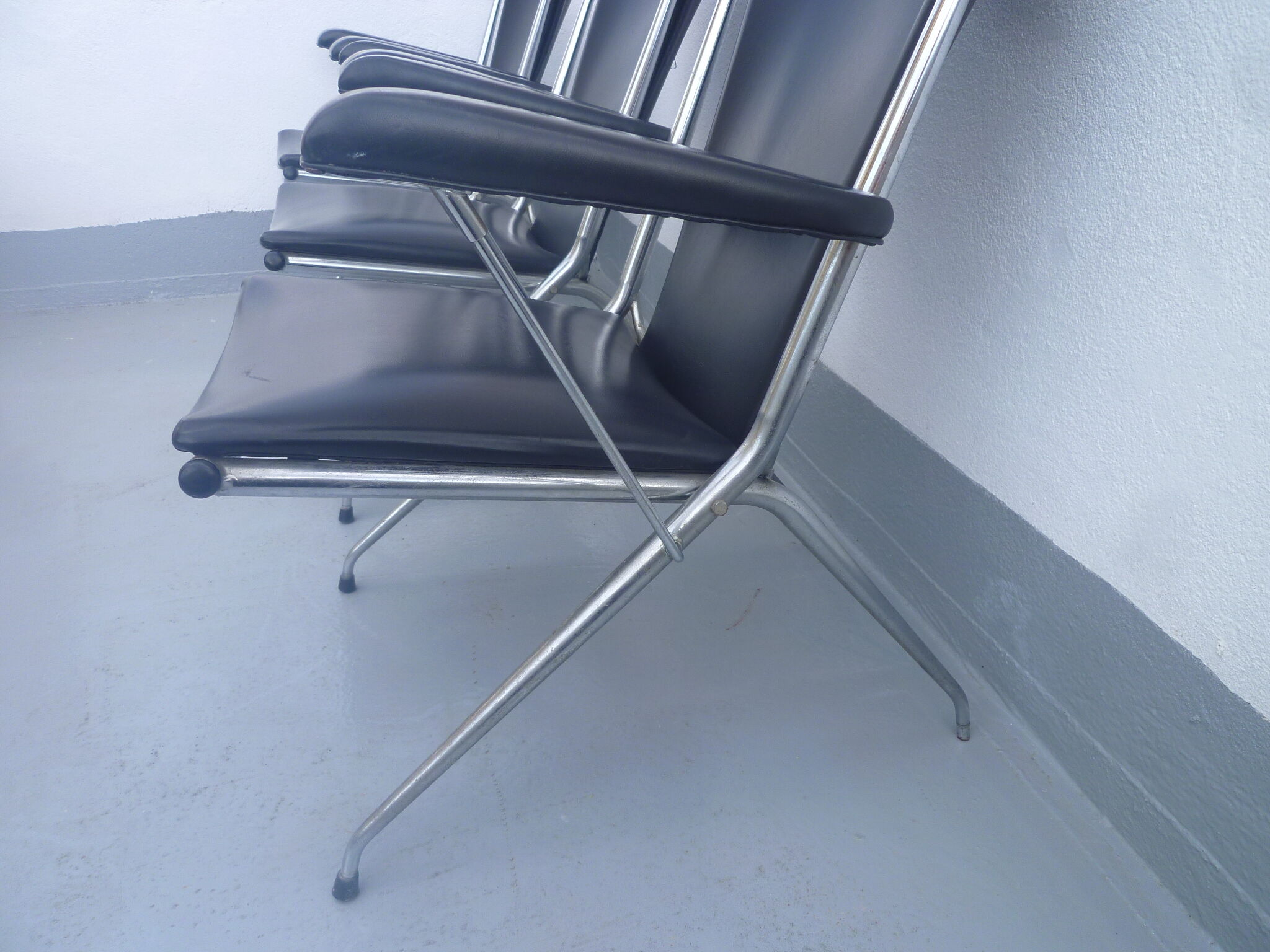 3 armchairs in black leatherette 50s