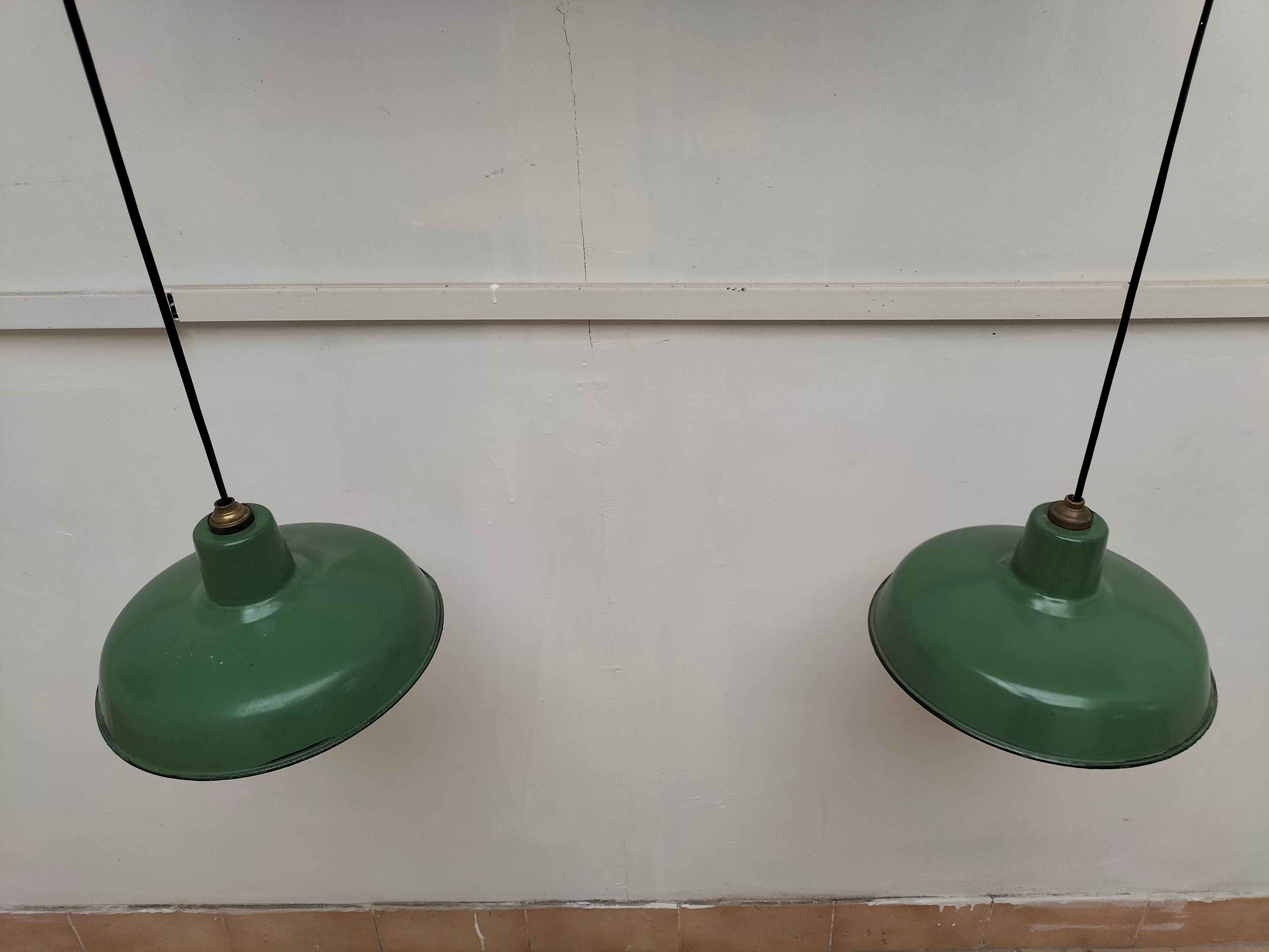 Series of 2 industrial suspensions