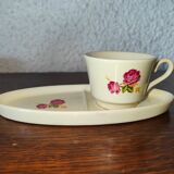 Head to head with retro flower decoration
