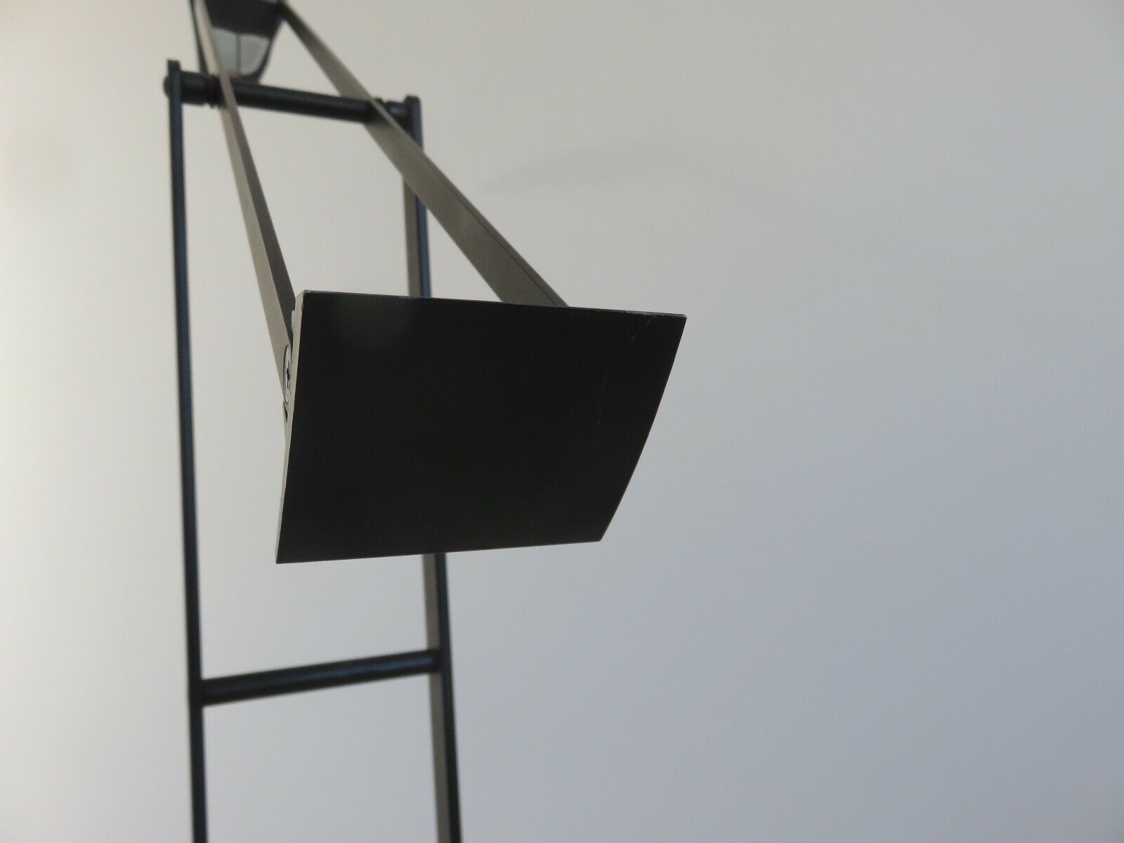 Lampadaire, liseuse à balancier patte d'oie edition massive années 80