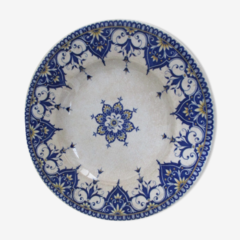 Plate in Earthenware of Sarreguemines decoration Rouen XIX th