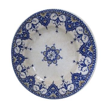 Plate in Earthenware of Sarreguemines decoration Rouen XIX th