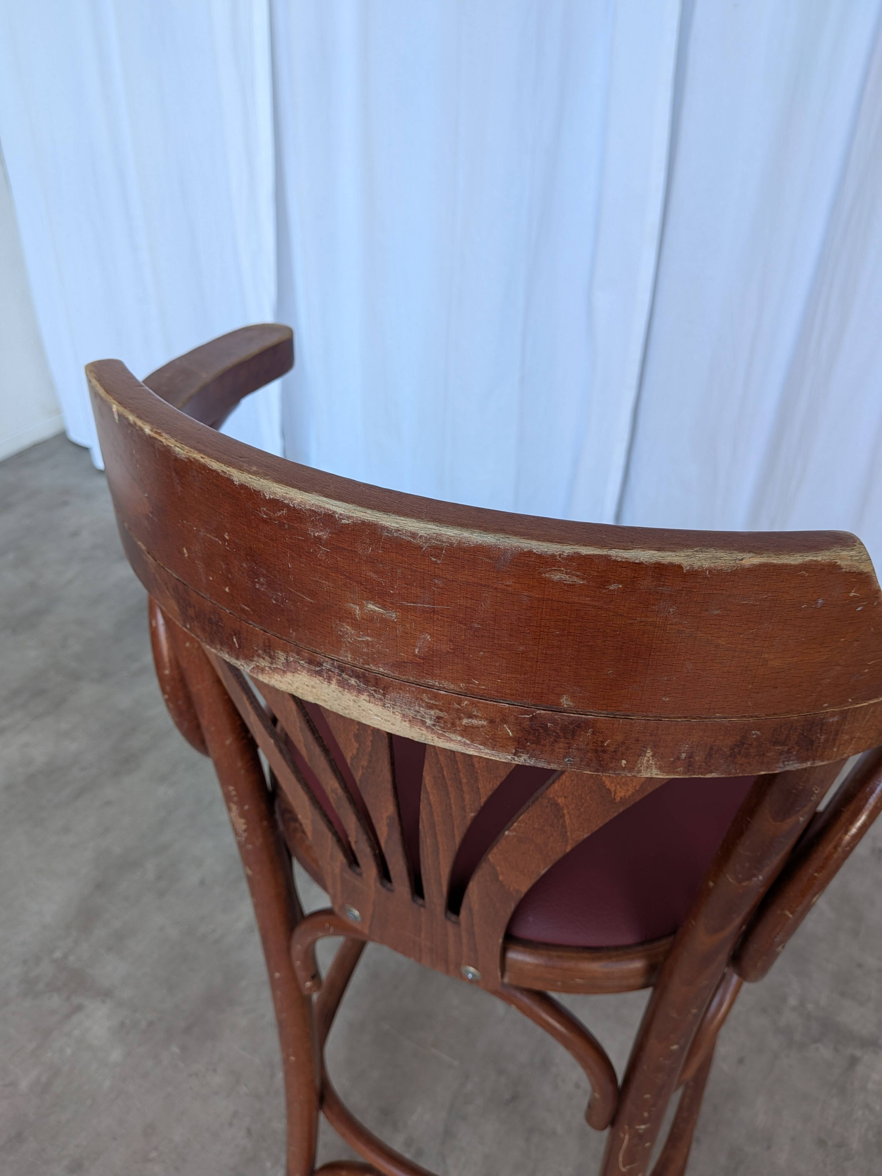 Fauteuil de bar de style Thonet Irish Pub / Siège en simili cuir rouge, milieu du siècle