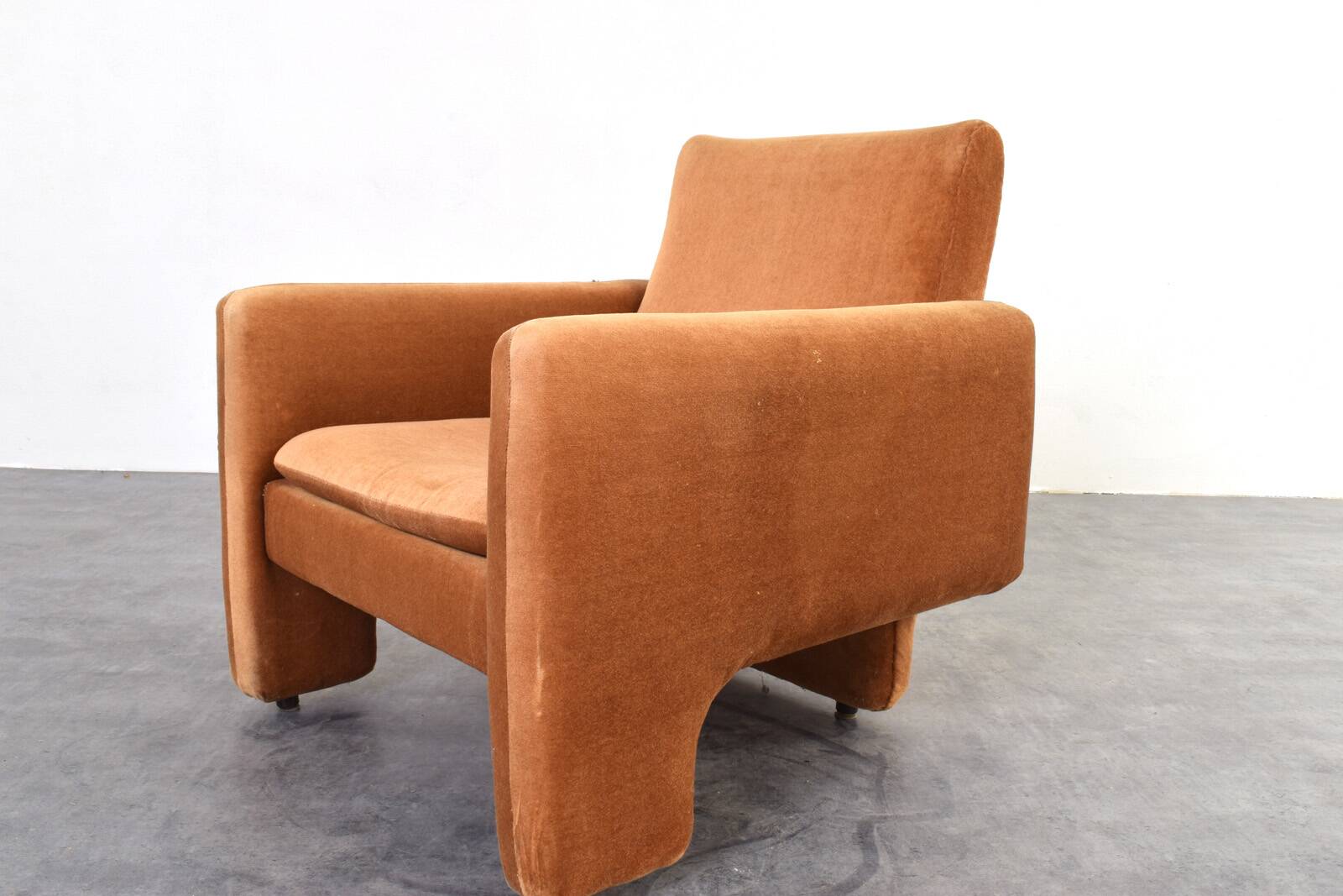 Vintage Italian Lounge Chair in Copper Velvet, 1970s.