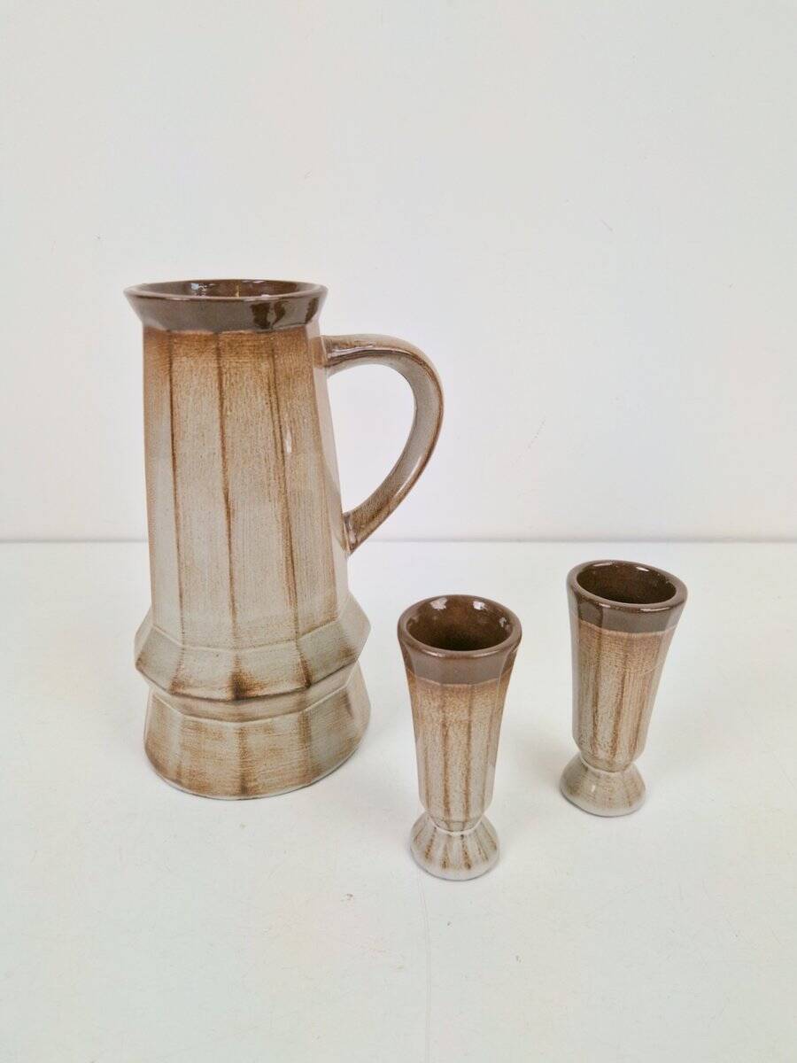 Cubist Studio Pottery Pitcher and Cups, 1950s, Set of 3