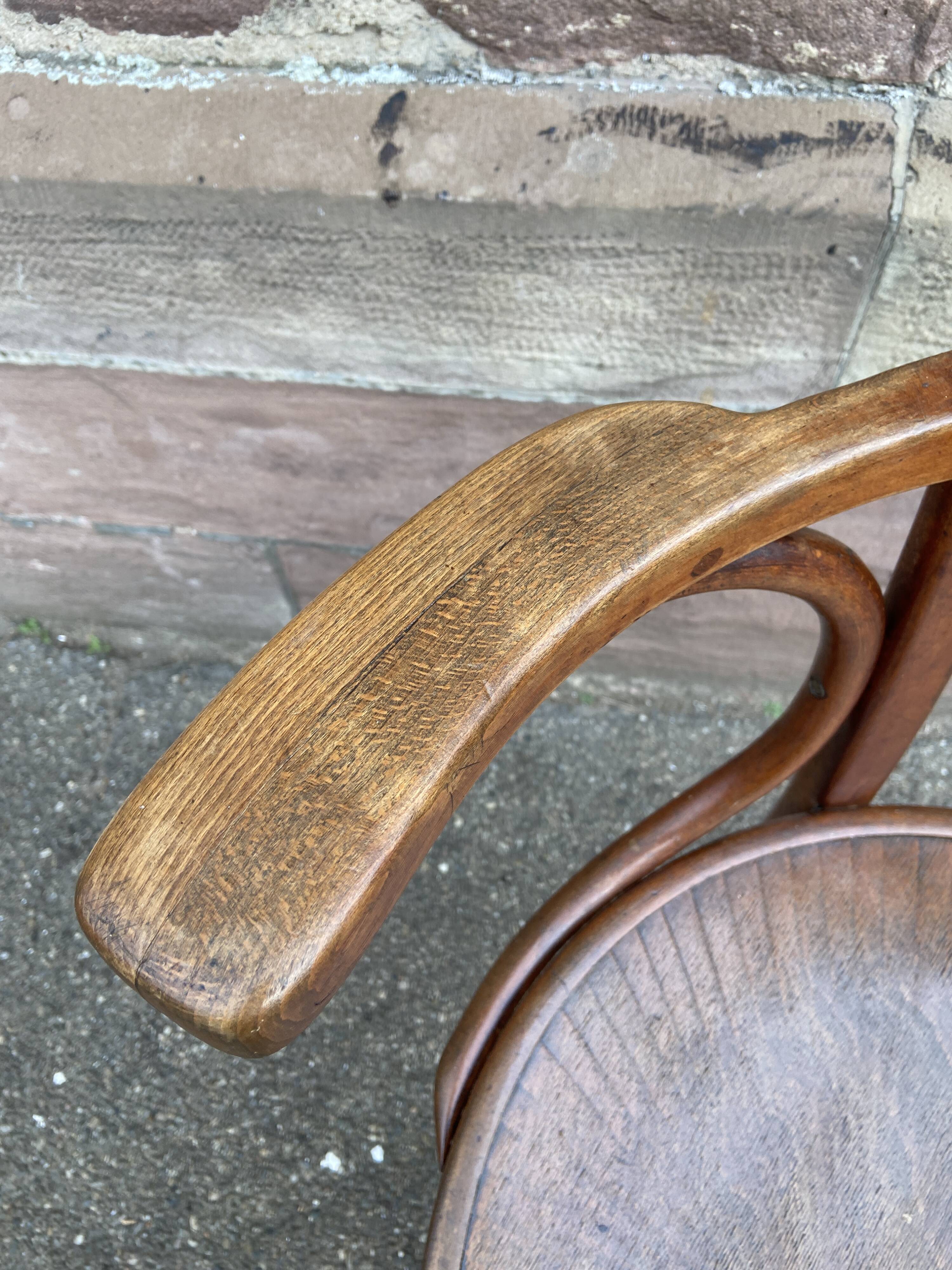 Office chair 1910 by bois courbé j & j kohn in vienna, austria