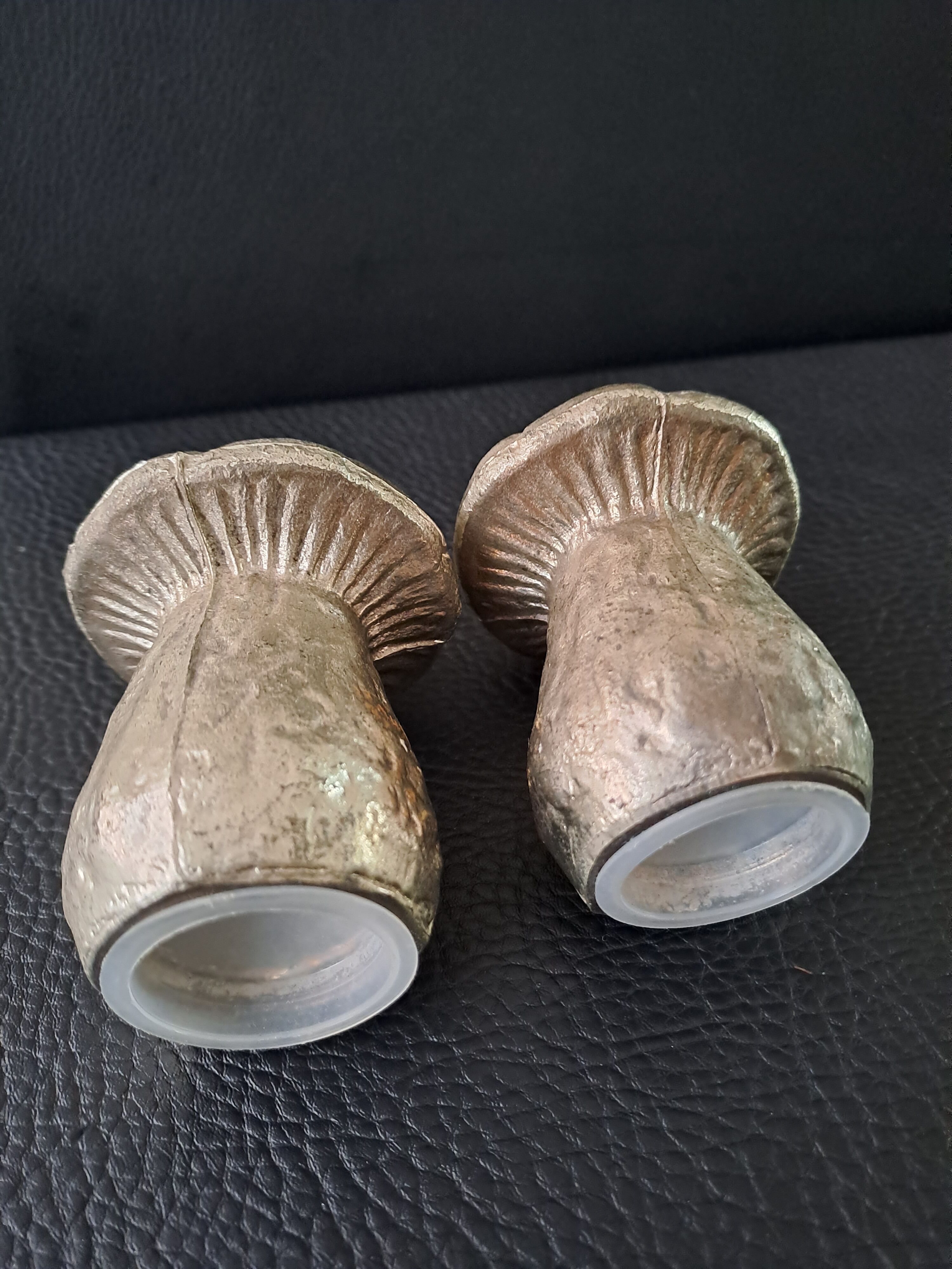 Mushroom pepper shaker