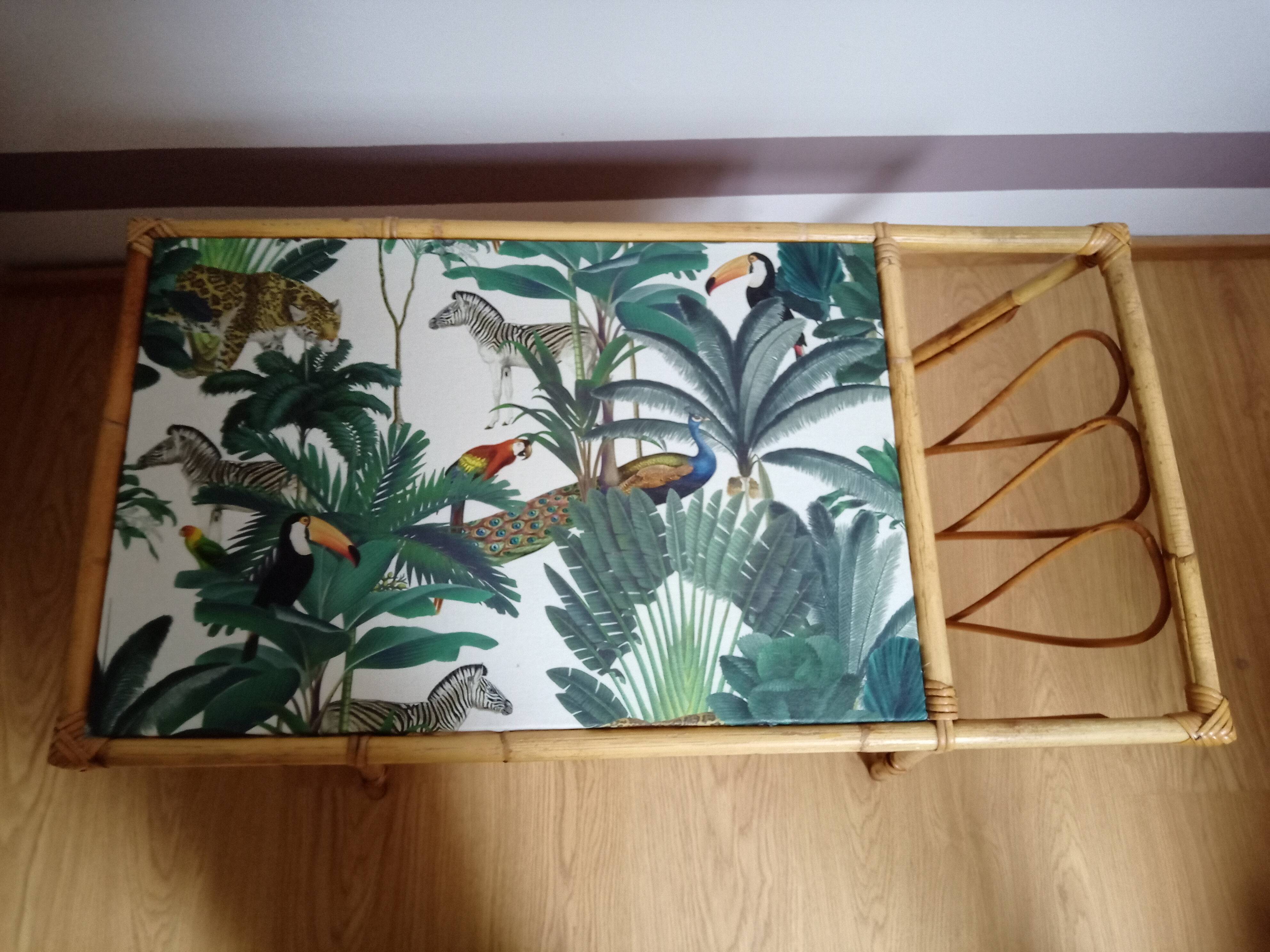 Vintage bamboo/rotin jungle style coffee table with built-in magazine holder