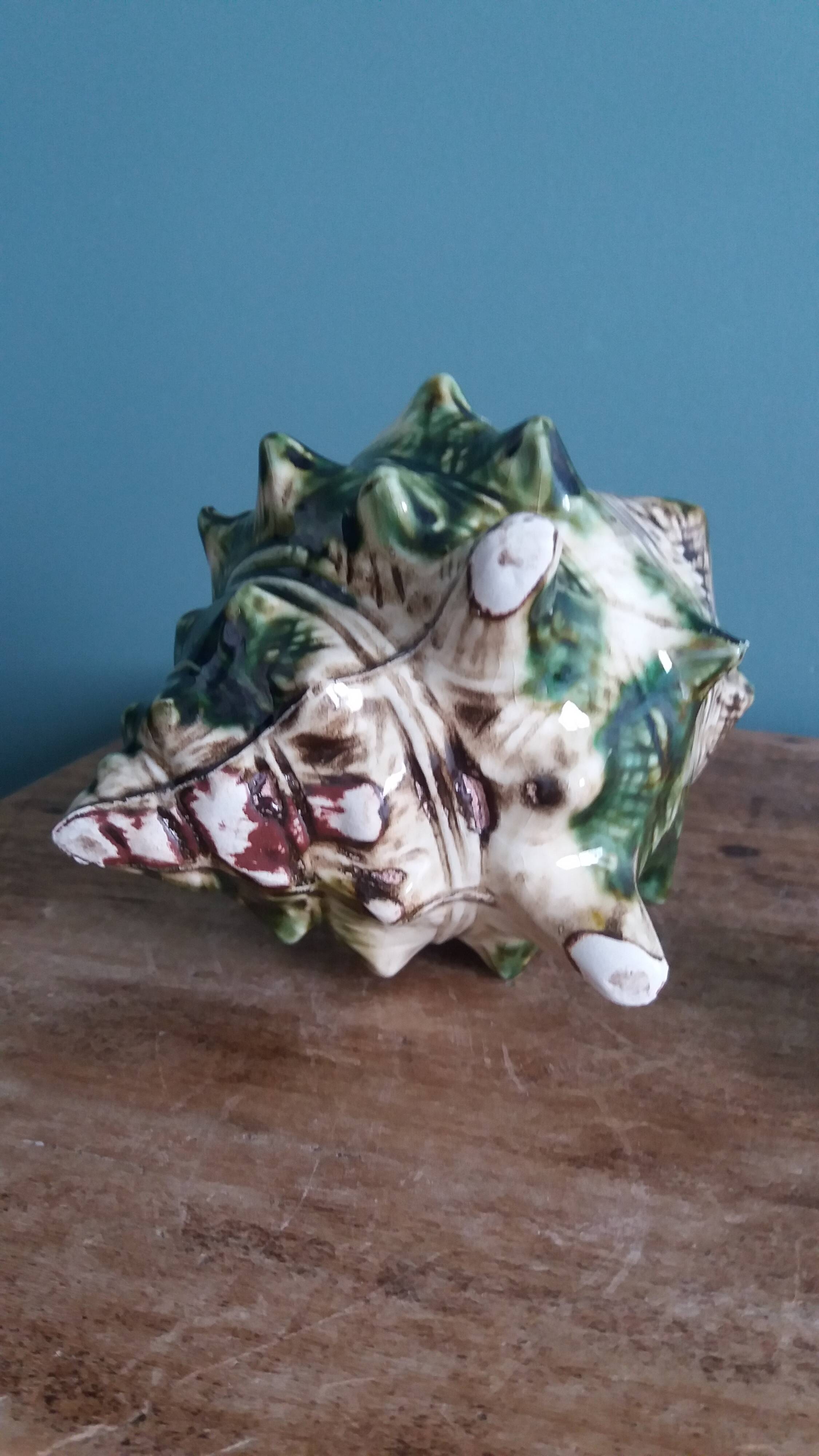 Zoomorphic sugar bowl shell in slipware
