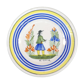 Assiette en faience hr quimper décor breton