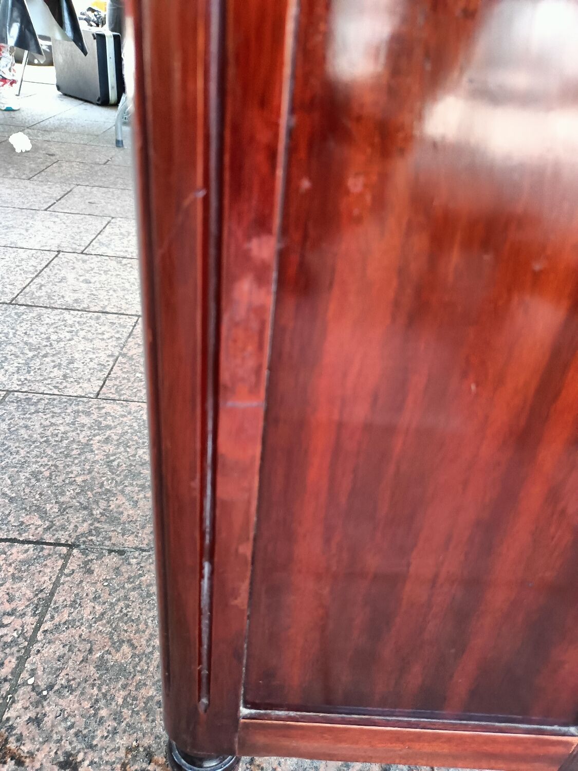 Bookcase forming showcase styleLouis XVI marble top