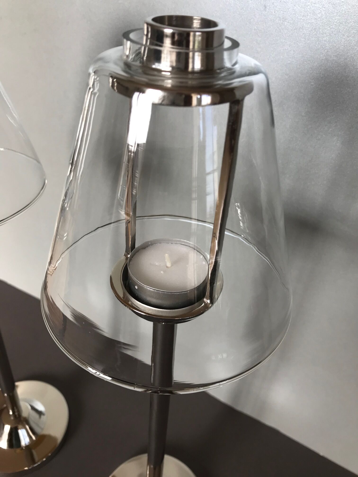 Paire de bougeoirs chromés et verre Marinette