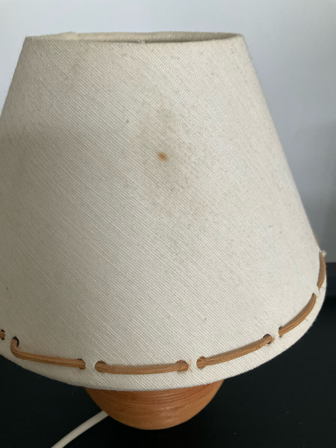 Vintage lamp from the 70s in ceramic and wicker