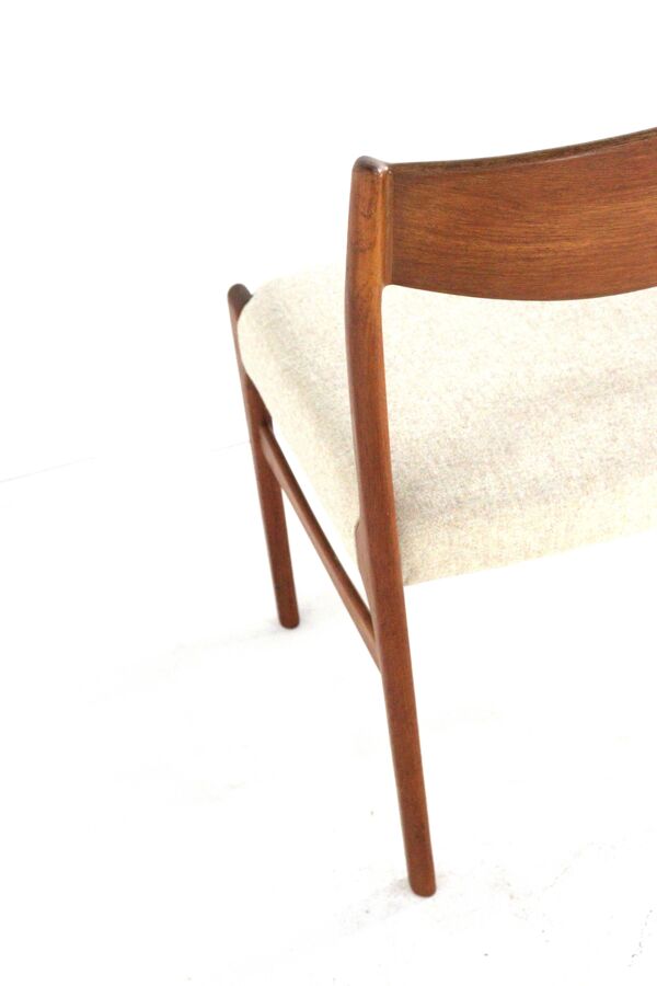 Ensemble de 6 chaises Arne Wahl Iversen pour Glyngøre Mobelfabrik avec nouvelle tapisserie.