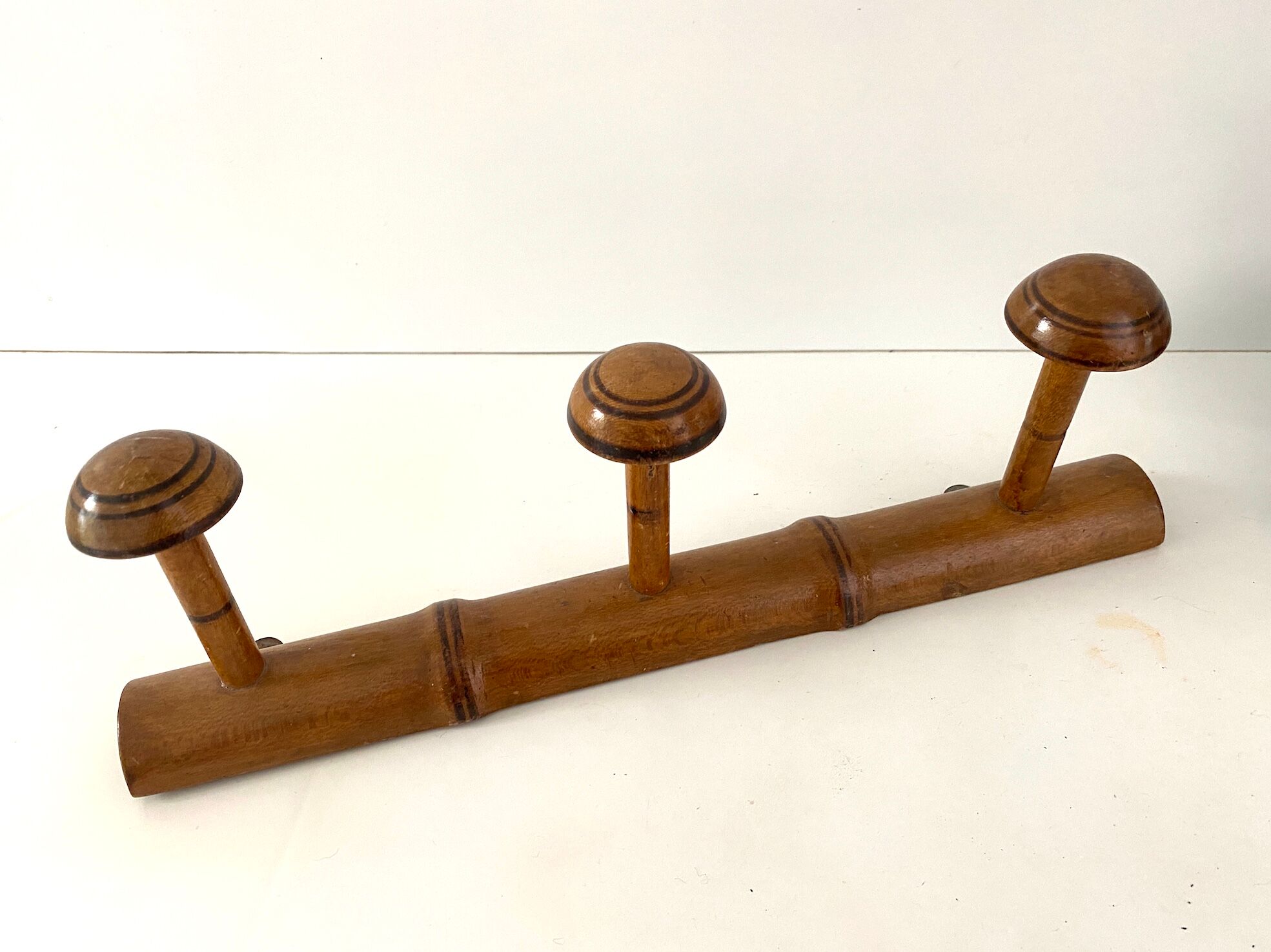 Vintage wooden wall coat rack 3 hooks bamboo rattan pattern