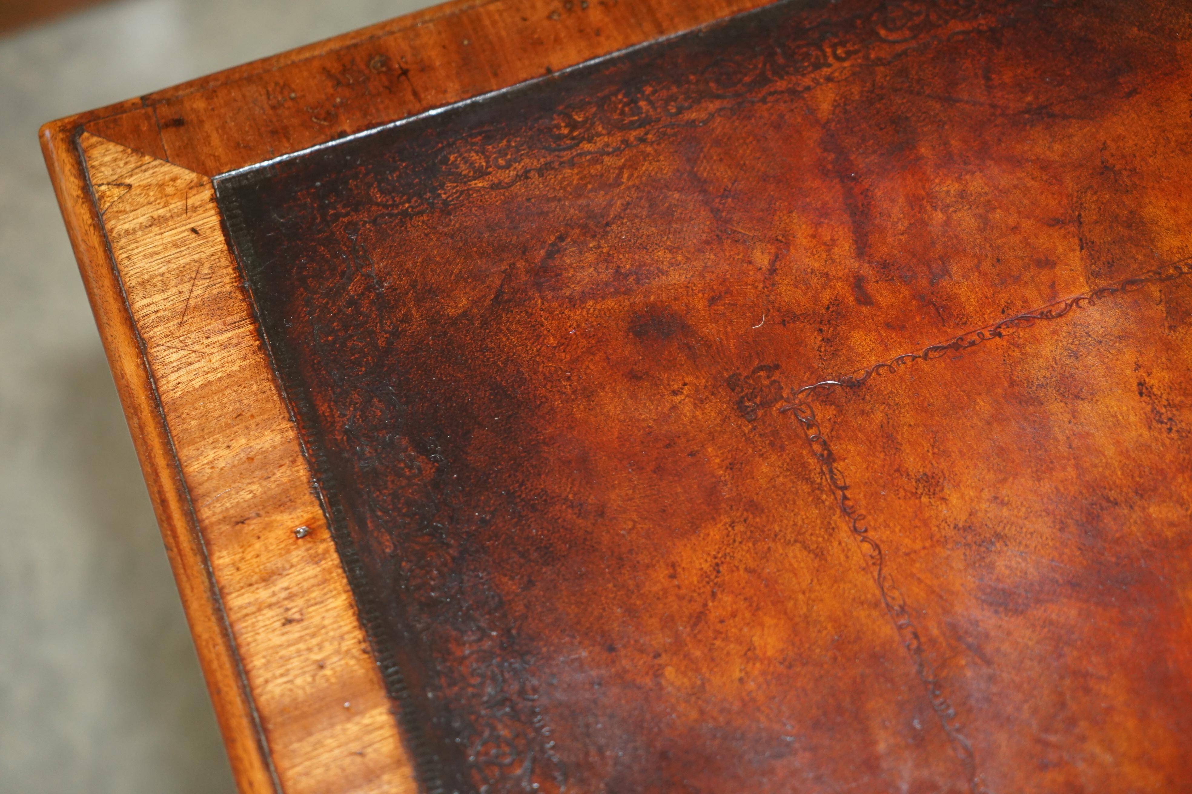Bureau d'écriture géorgien irlandais antique restauré 1780 cuir