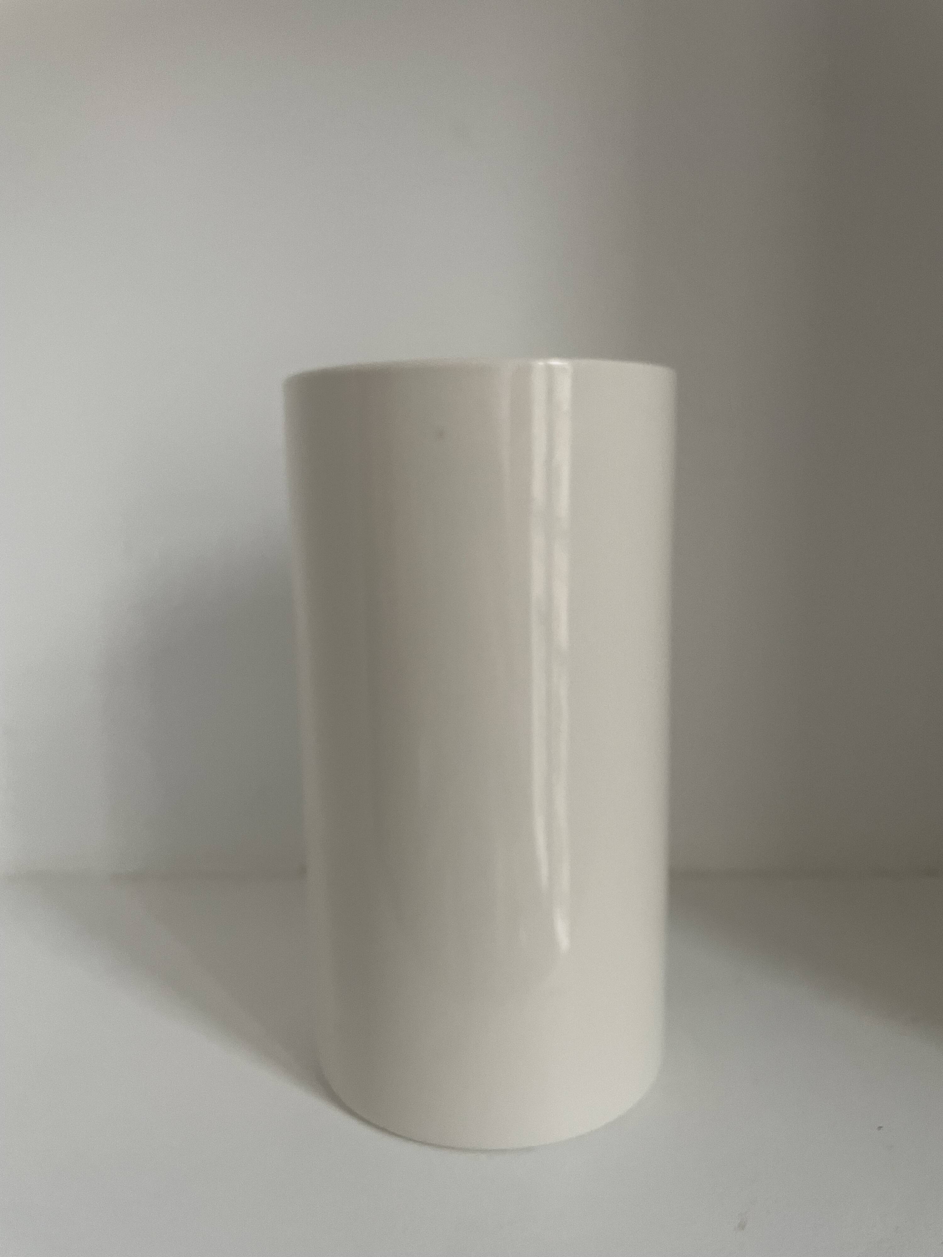 Set of 18 decorative items