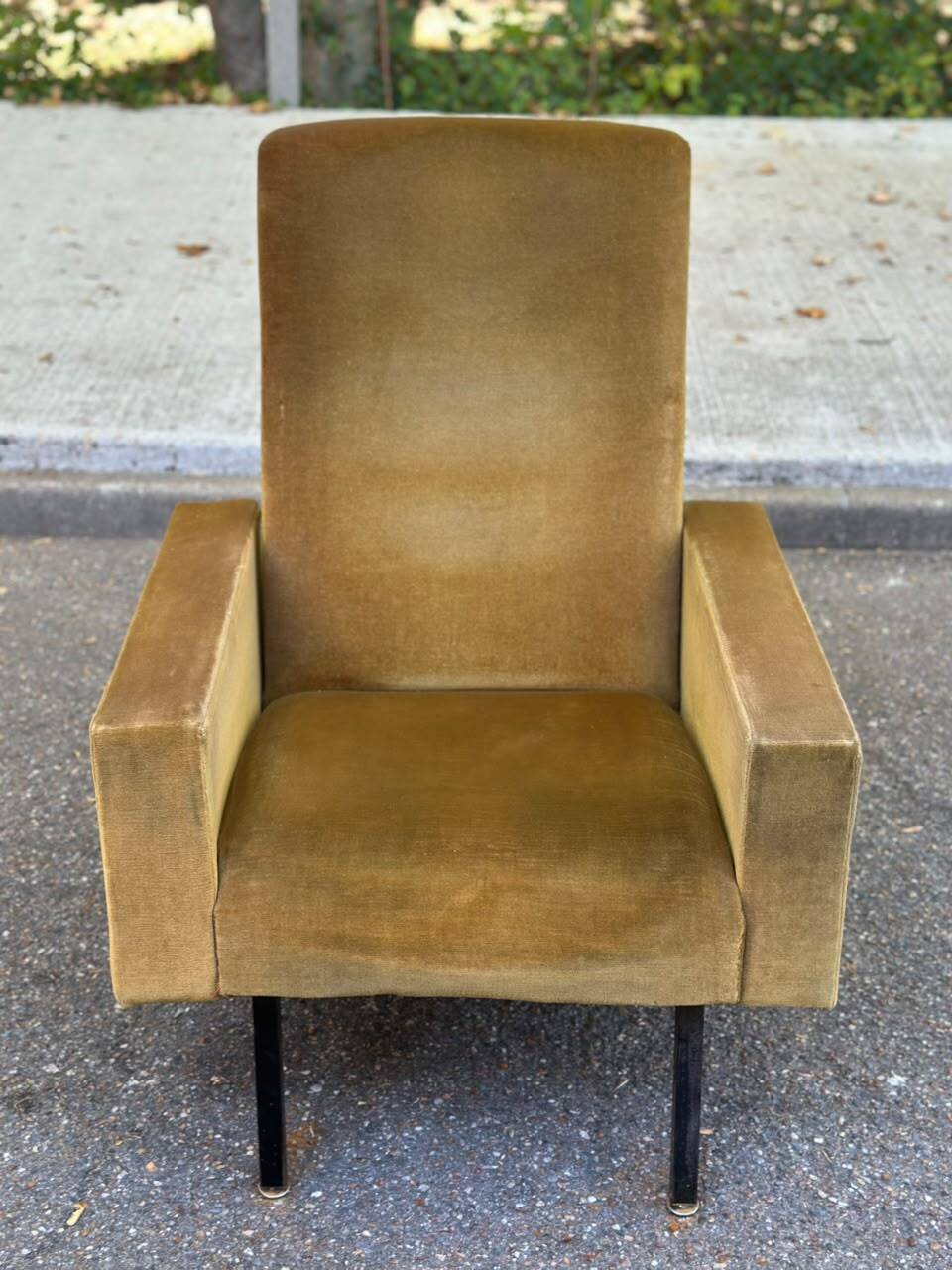 Mid-Century mustard velvet armchair from the 60s with black metal legs.