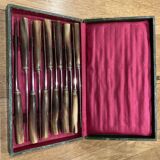 Box of 12 horn-handled knives