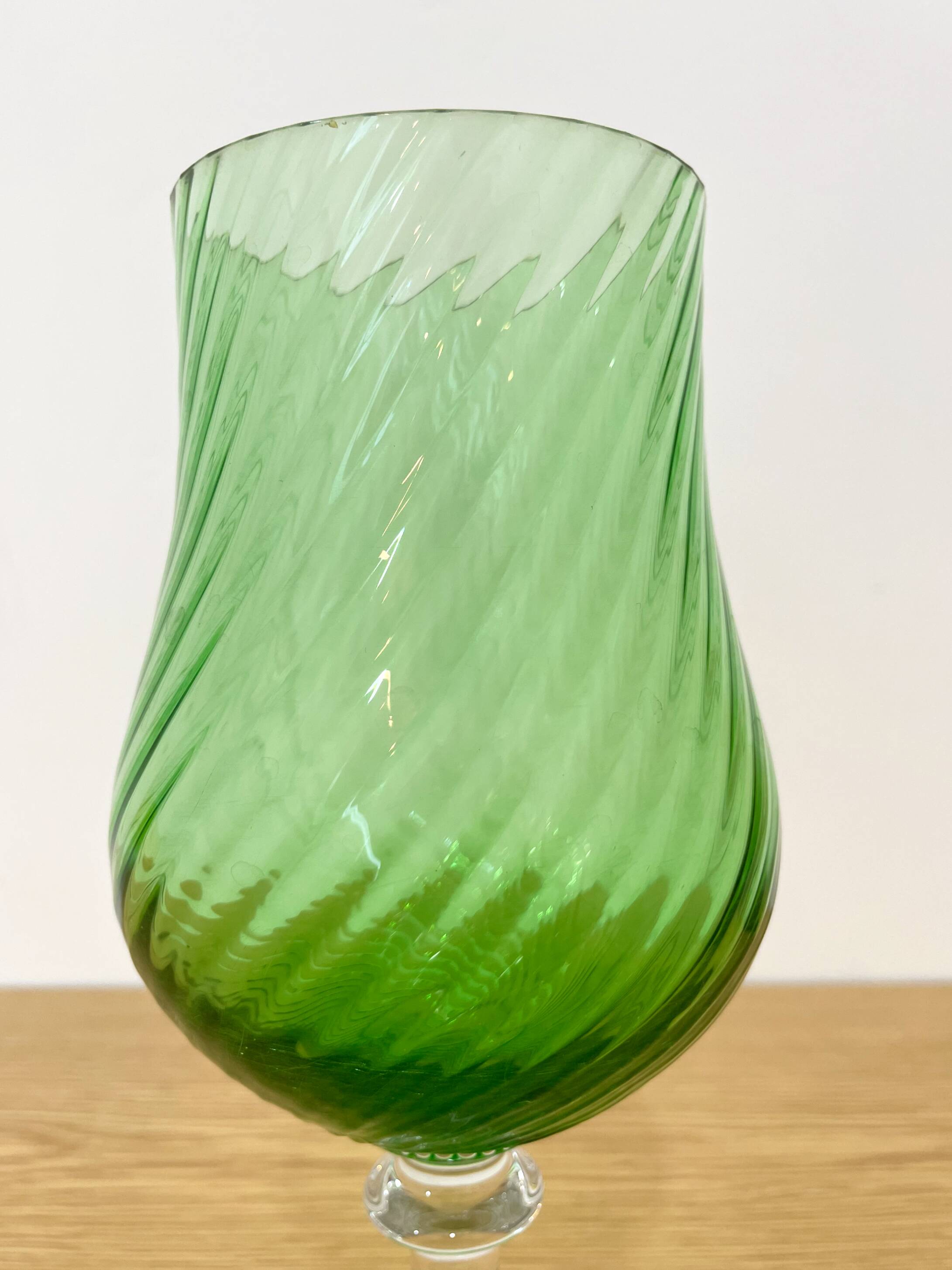 Vase en forme de verre
