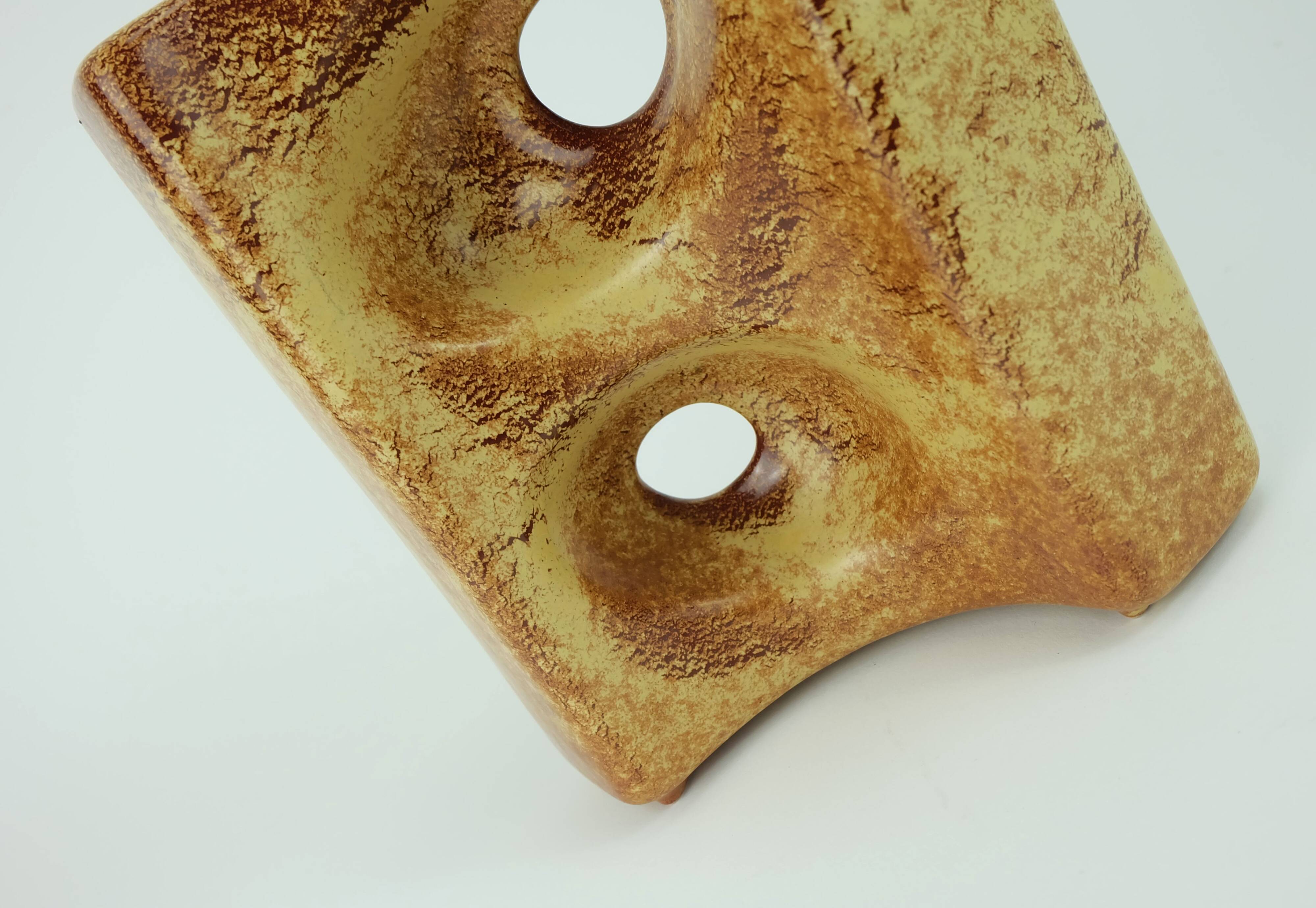 Very beautiful sculptural bertoncello italy ceramic vase roberto rigon 1970s model 911