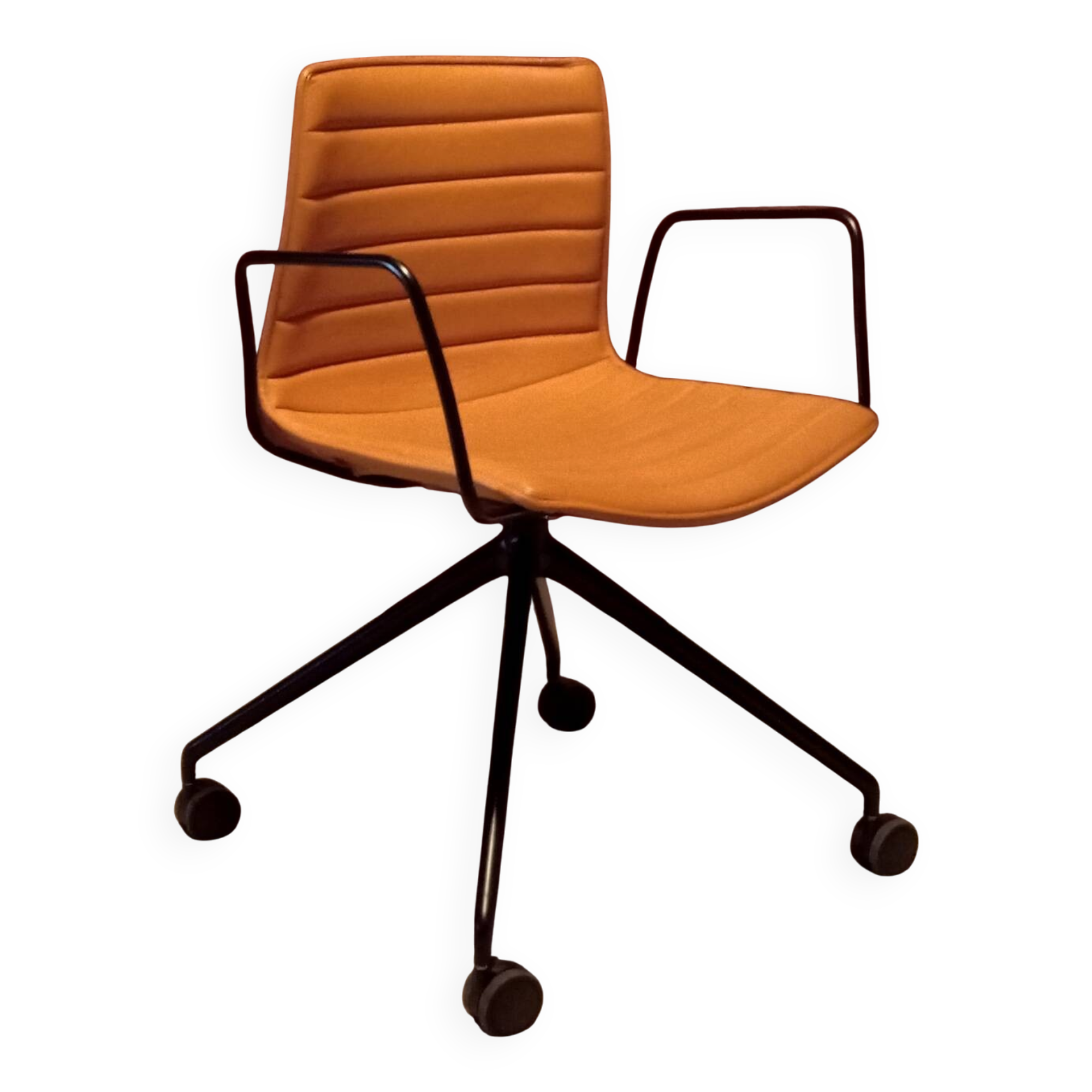 Leather chair Arper design Lievore Altherr Molina