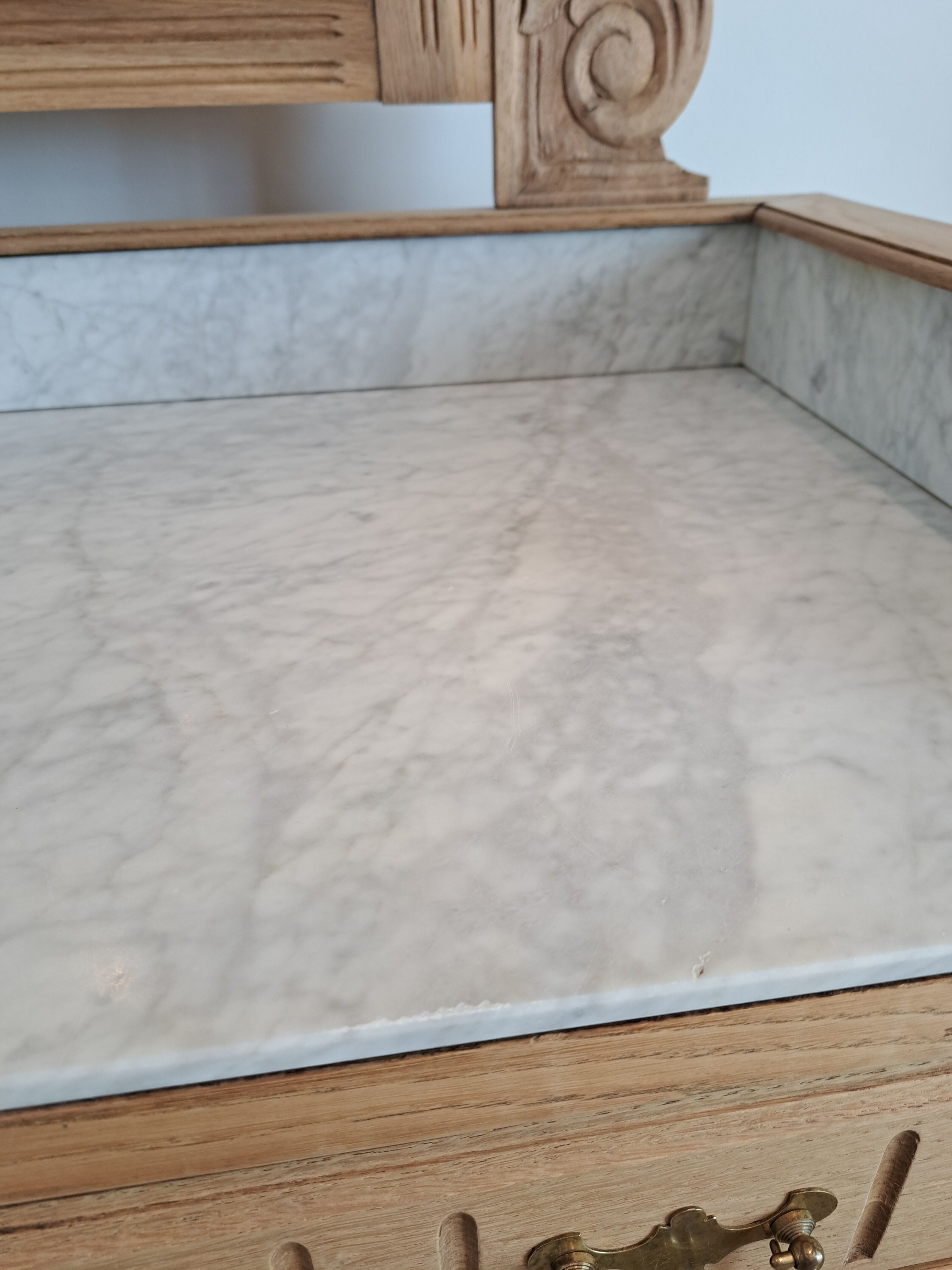 Bathroom cabinet with marble top in Henri II style