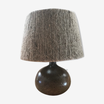 Sandstone lamp with rope lampshade