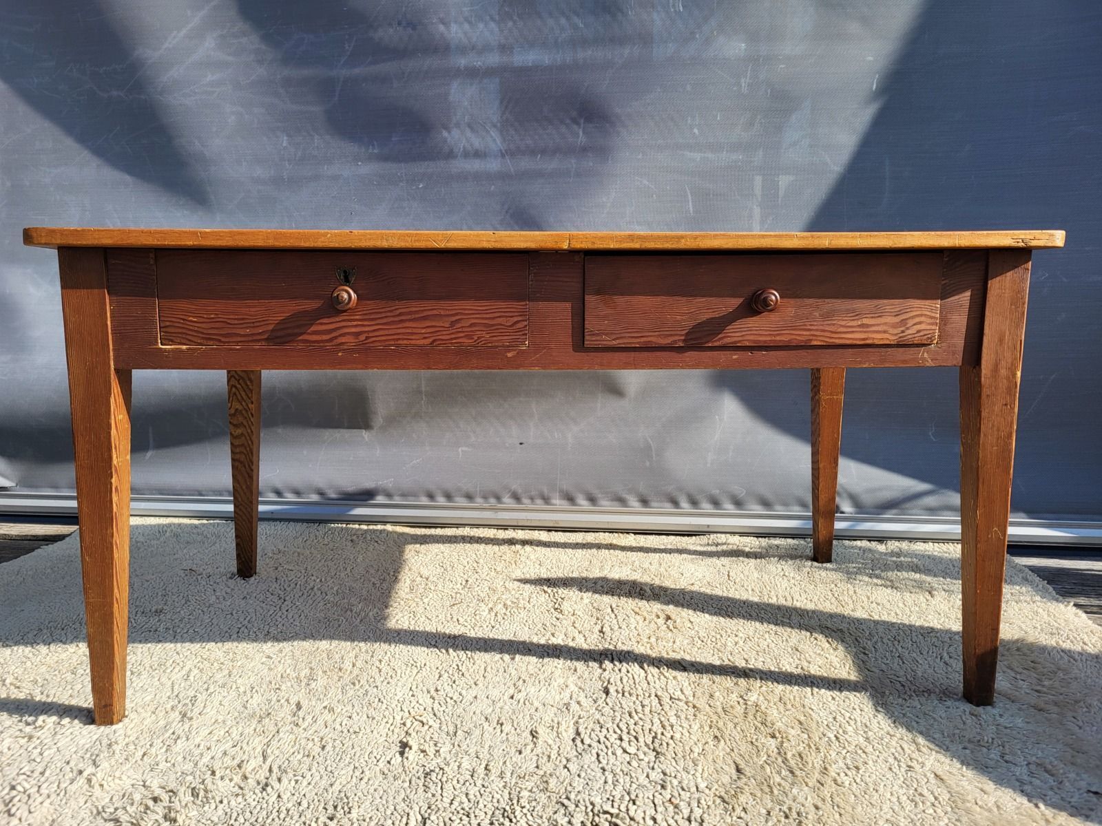 Pine farmhouse table ● Honey patina & Zebra grain