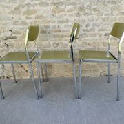 Lot of 3 chairs in chrome and khaki green skai, 70s
