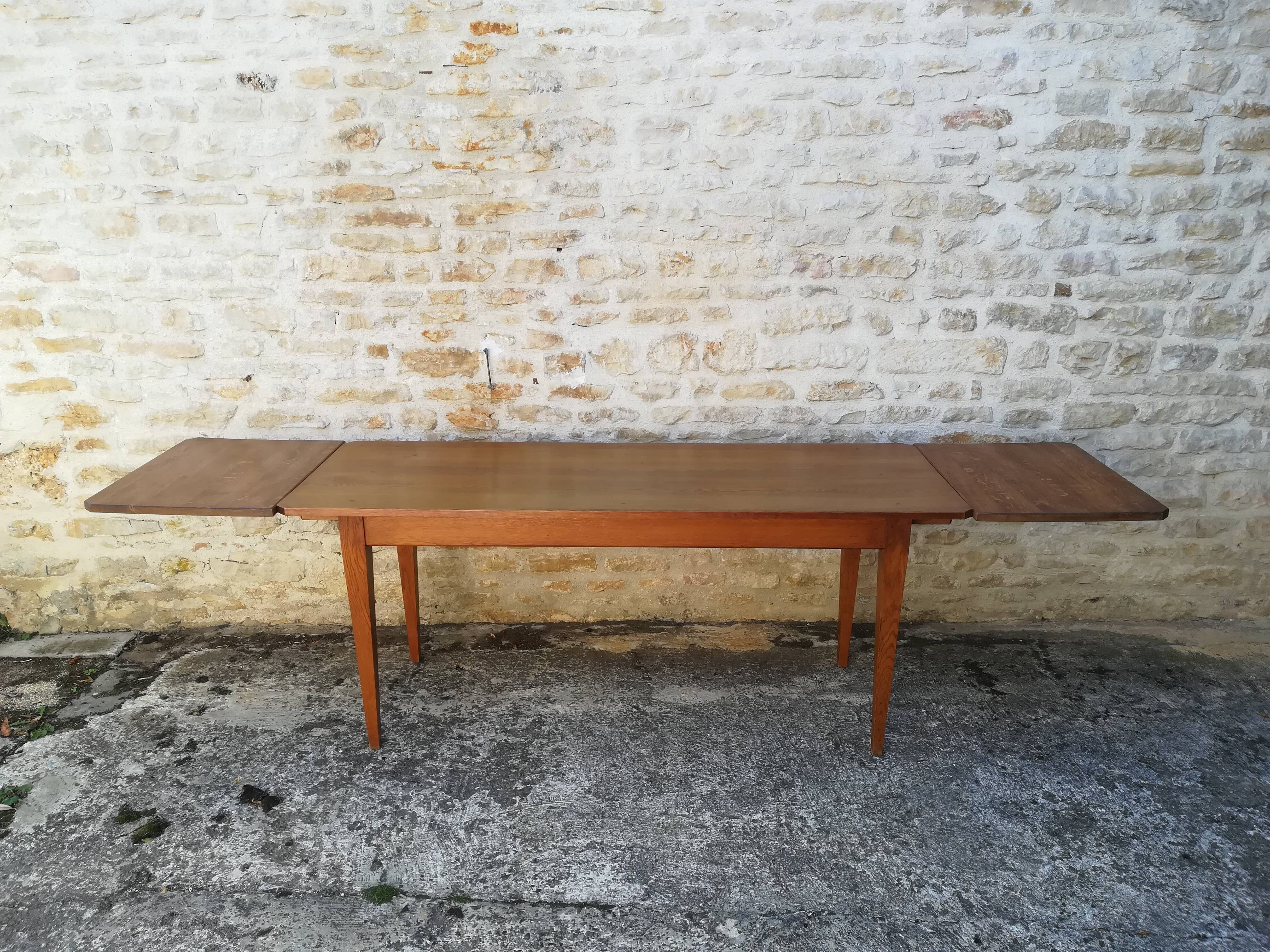 Oak table with two extensions
