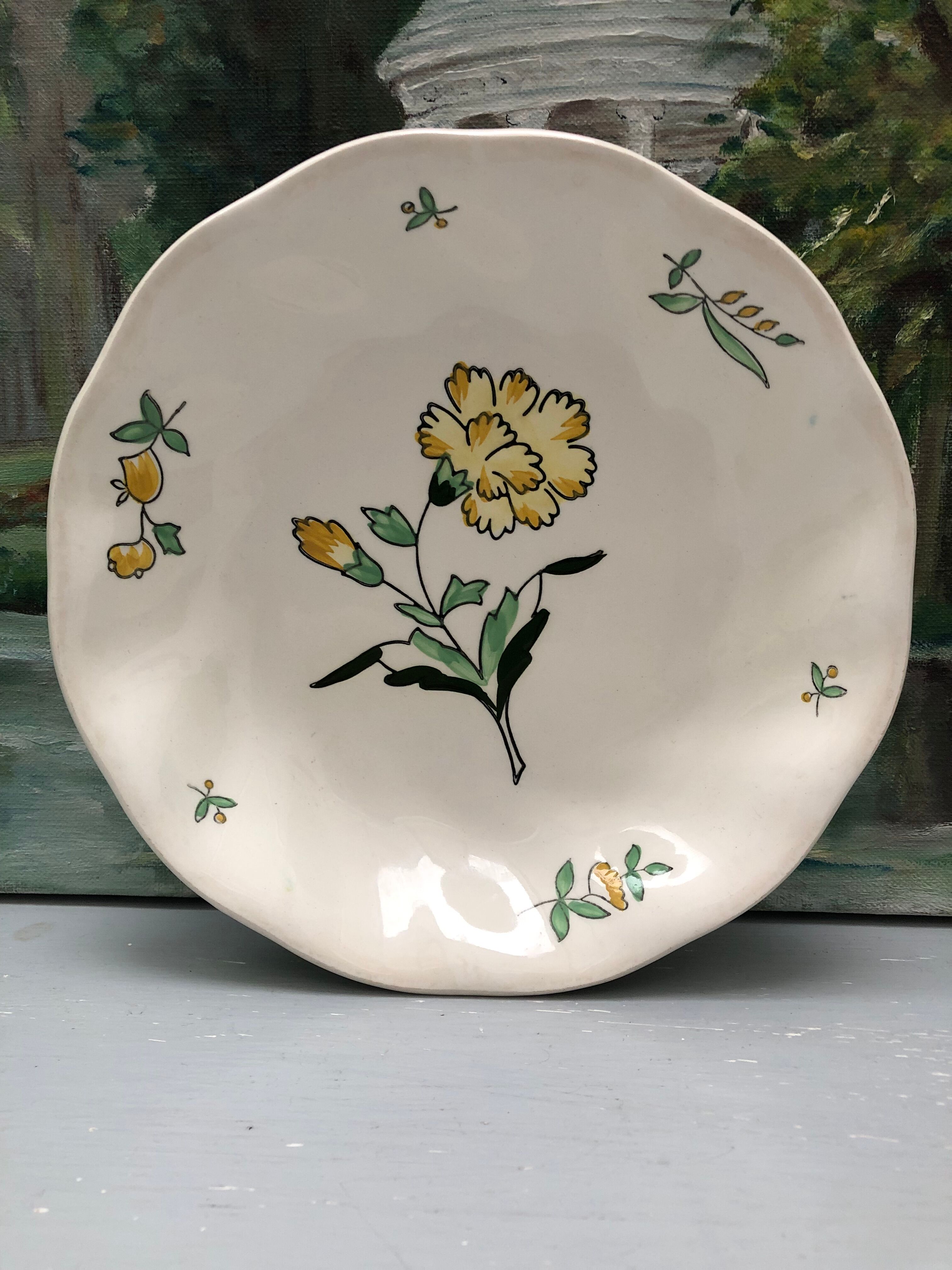 Lots de 4 assiettes creuses, Modèle embrun, aux motifs à fleurs jaune. Estampillées Salins France.