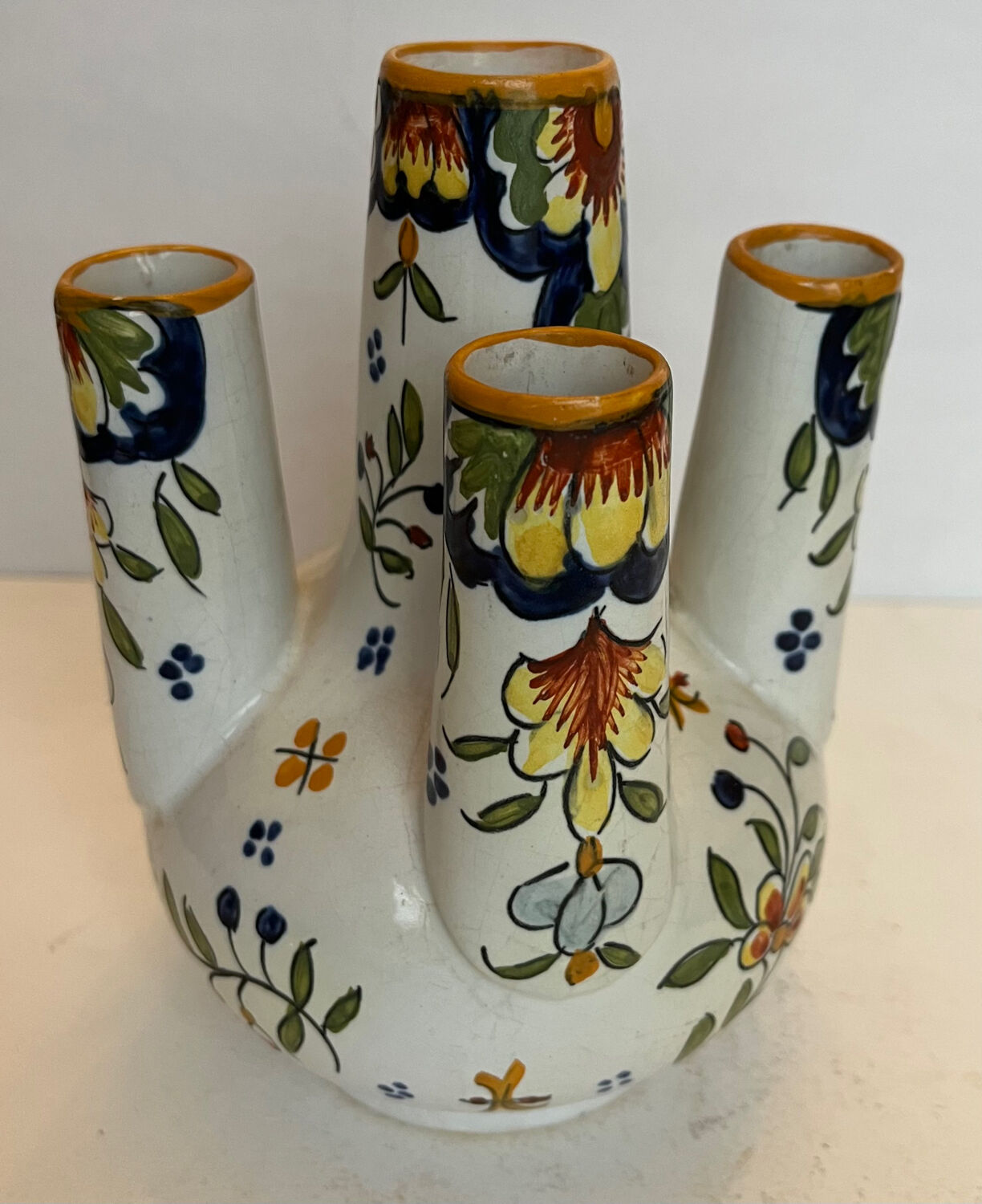 Ceramic tulip vase