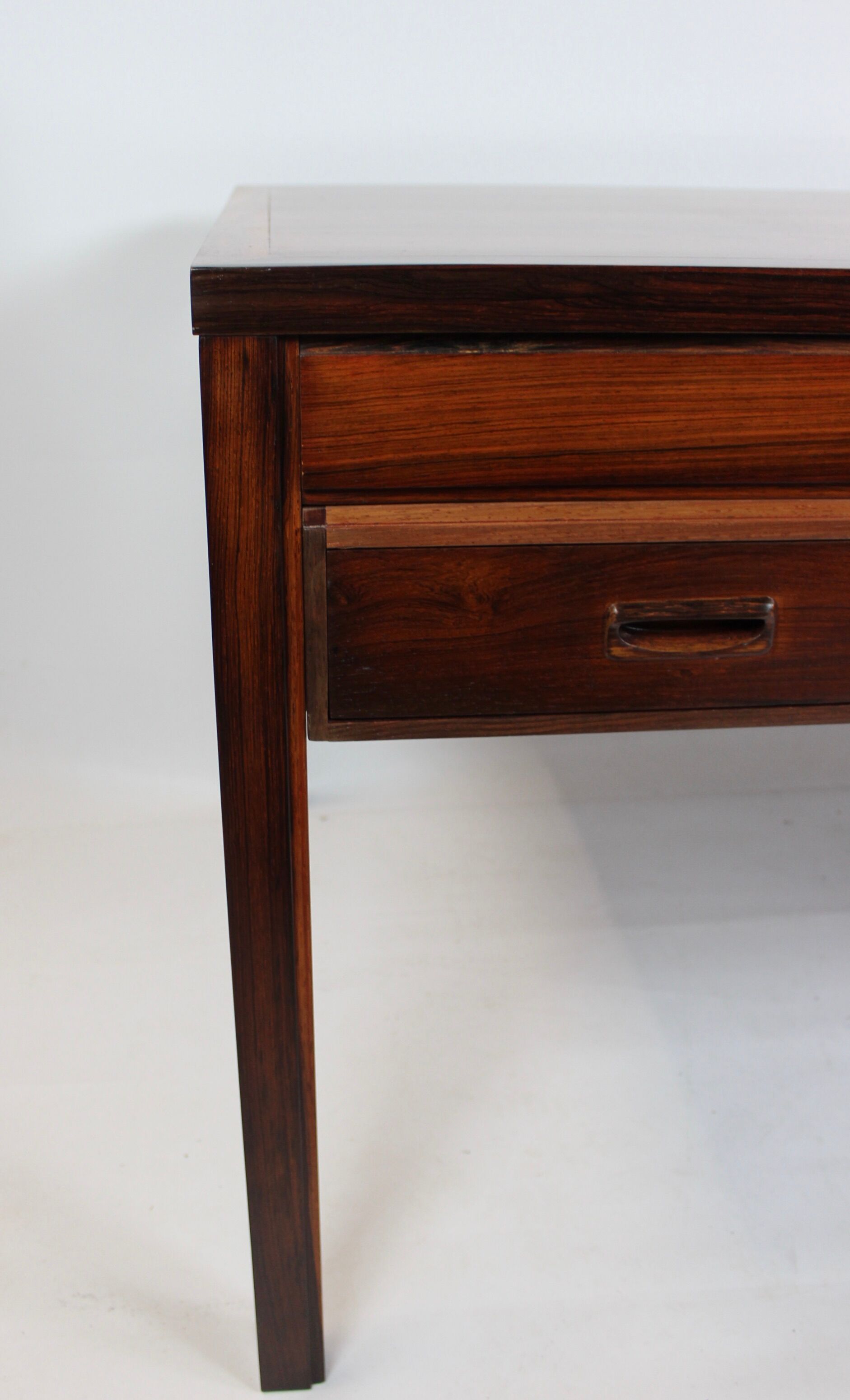 Bureau en bois de rose des années 1960