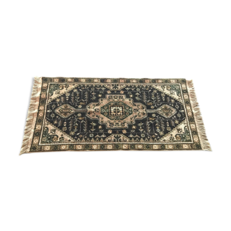 Vintage Turkish Carpet with Medallion Design 134 X 66 cm