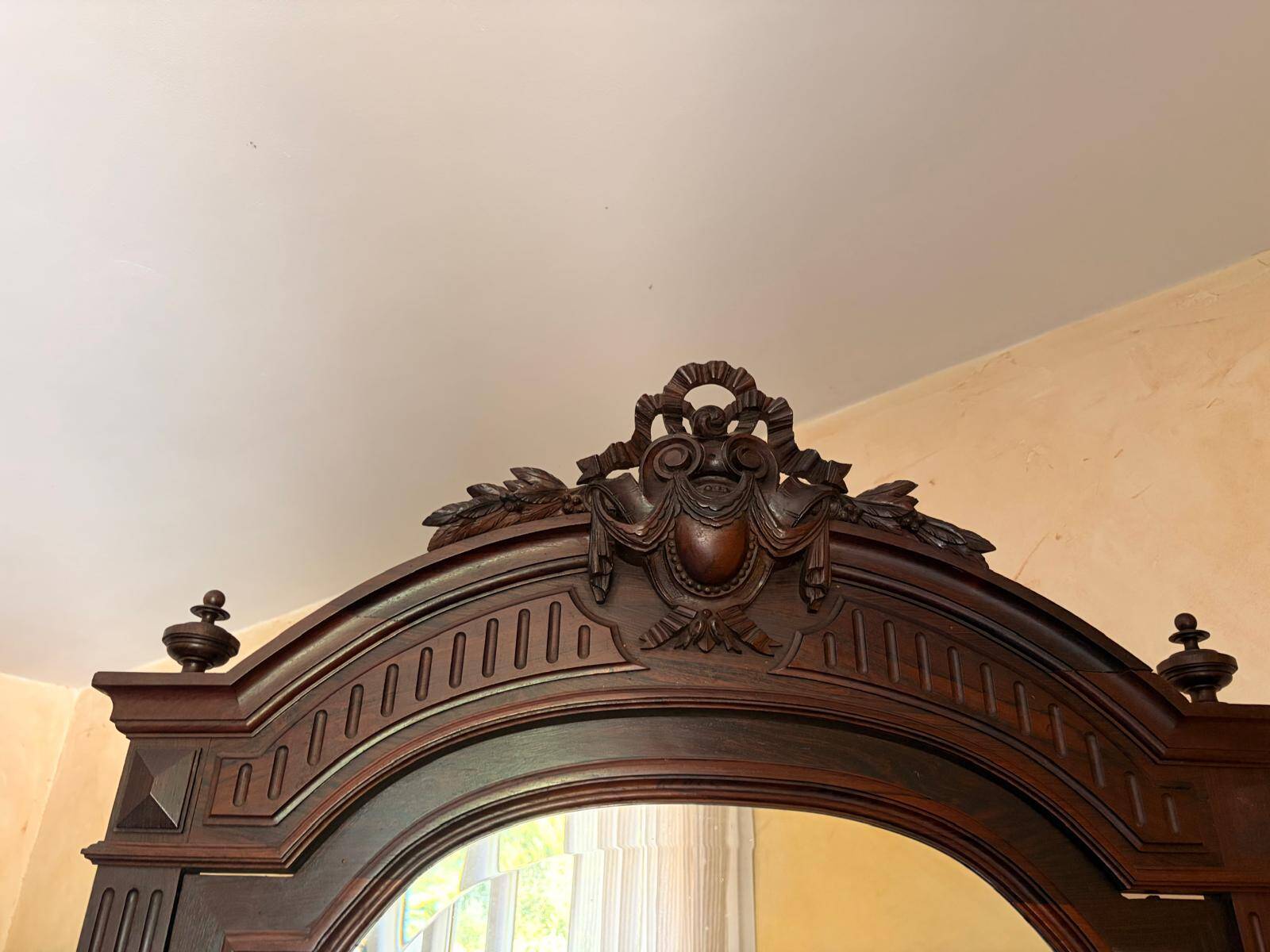 Grande commode avec miroir