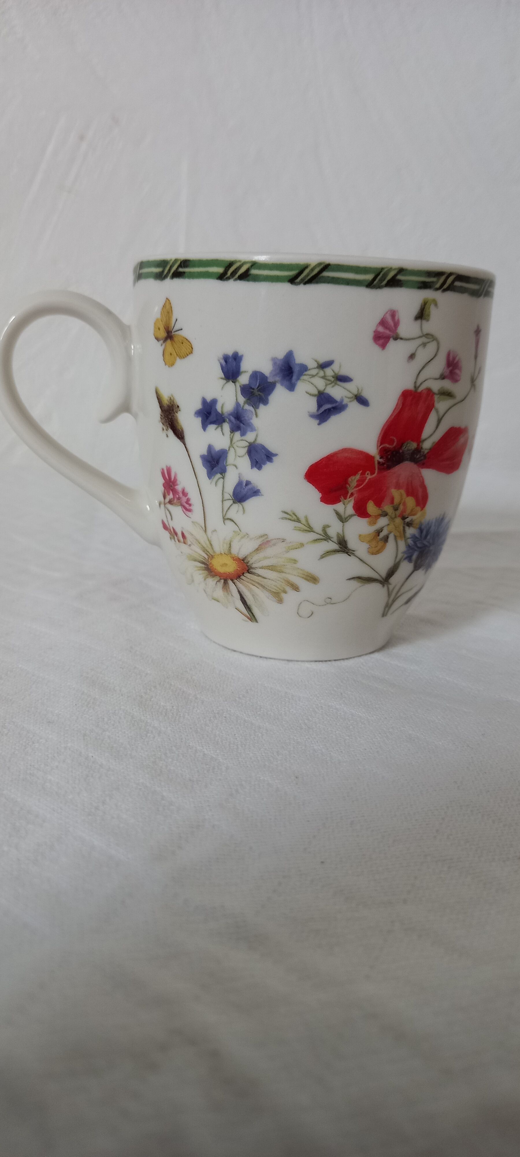 2 cups "wild Garden" by Janneke Brinkman