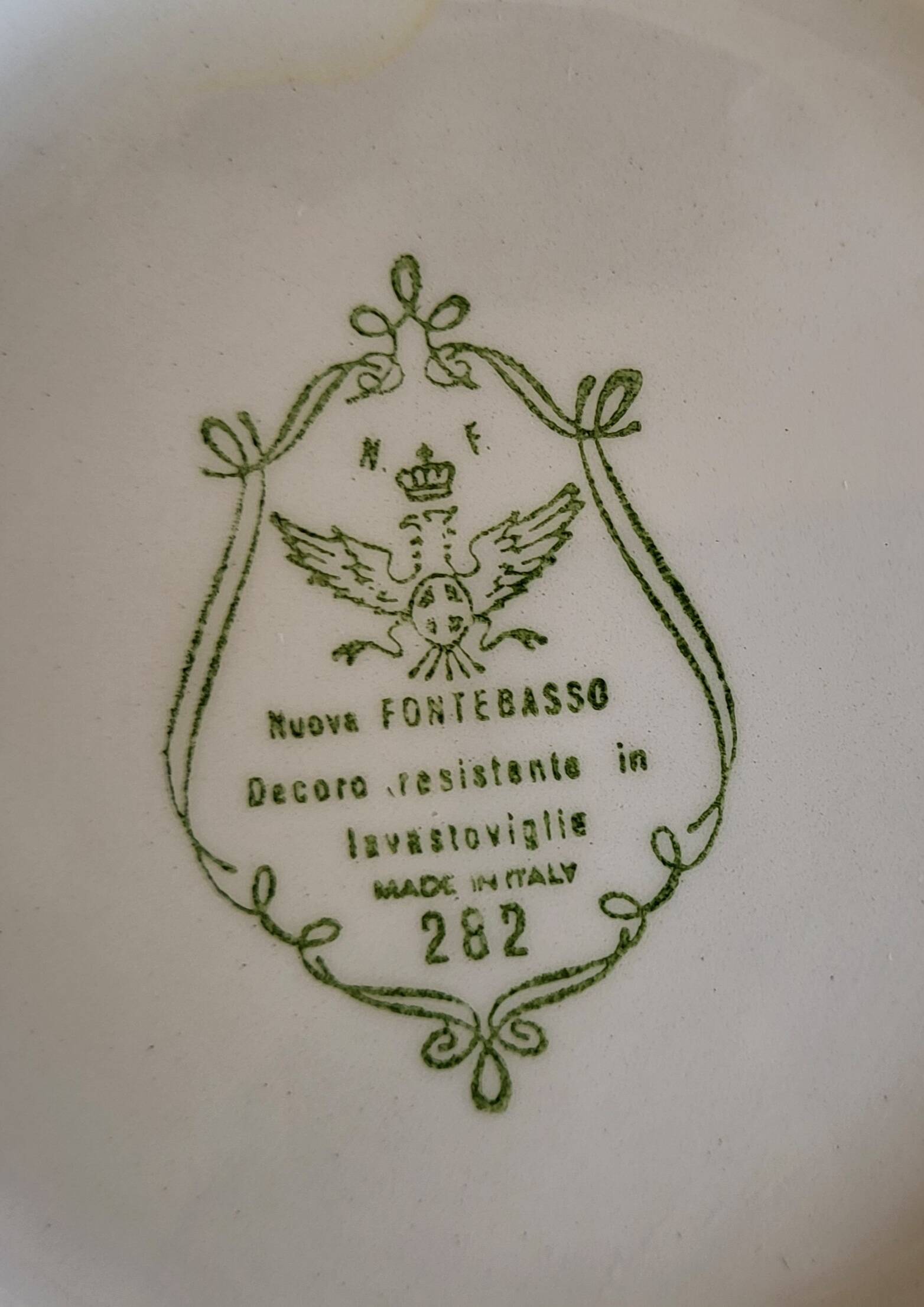 Round Italian porcelain dish