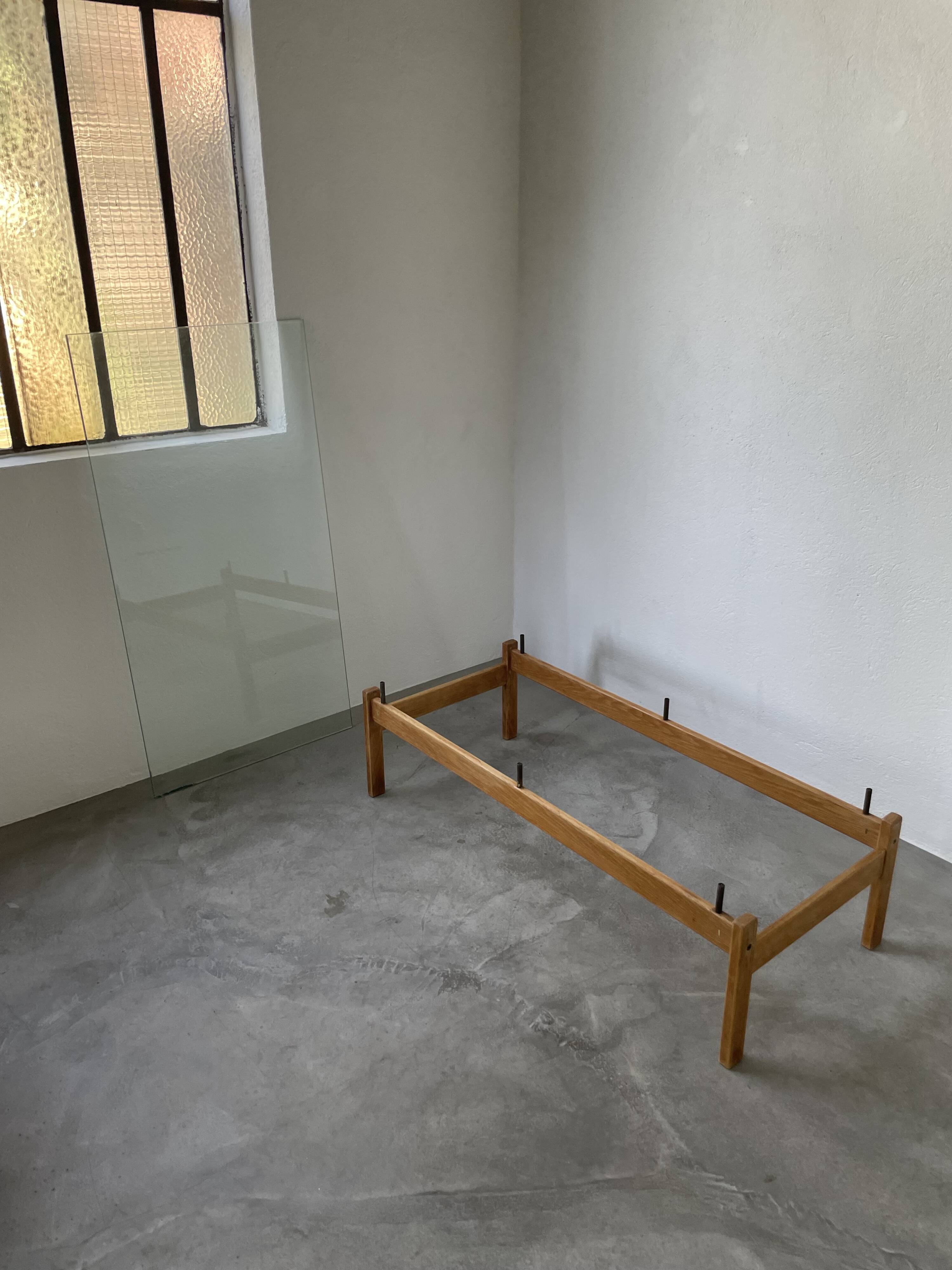 Table scandinave teck blond et verre 60