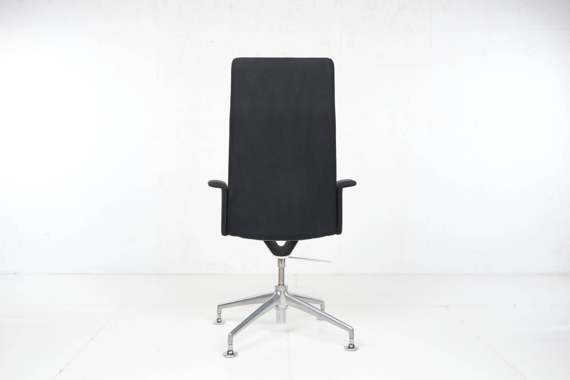Conference chair, Brunner, with textile cover, black, chrome