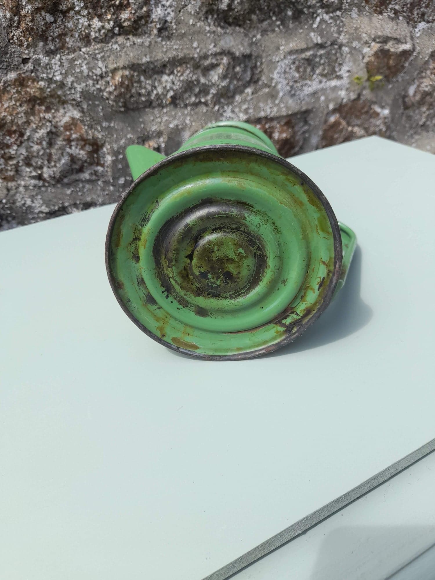 Enamelled sheet metal teapot