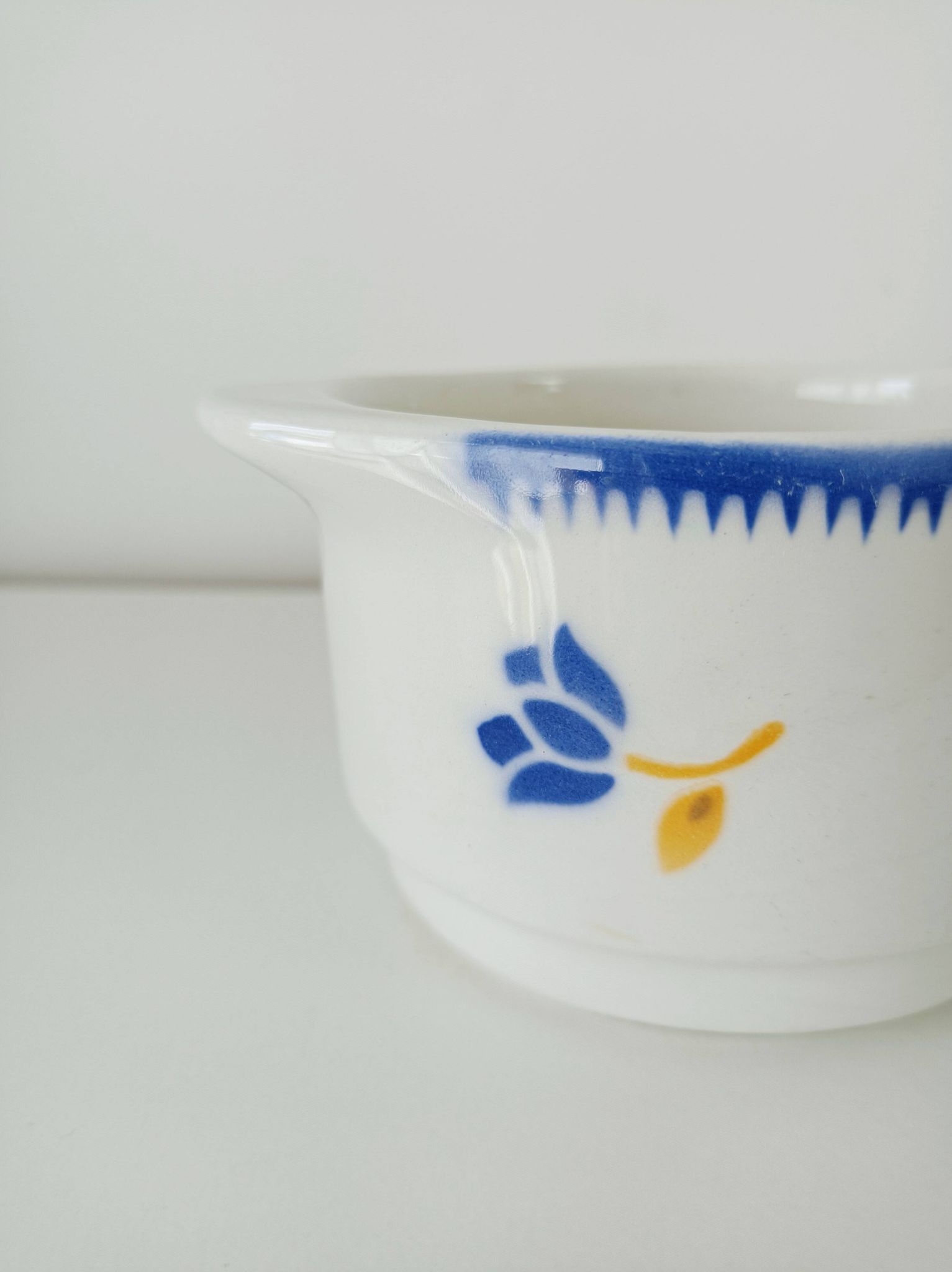 Set of 2 small floral ear bowls