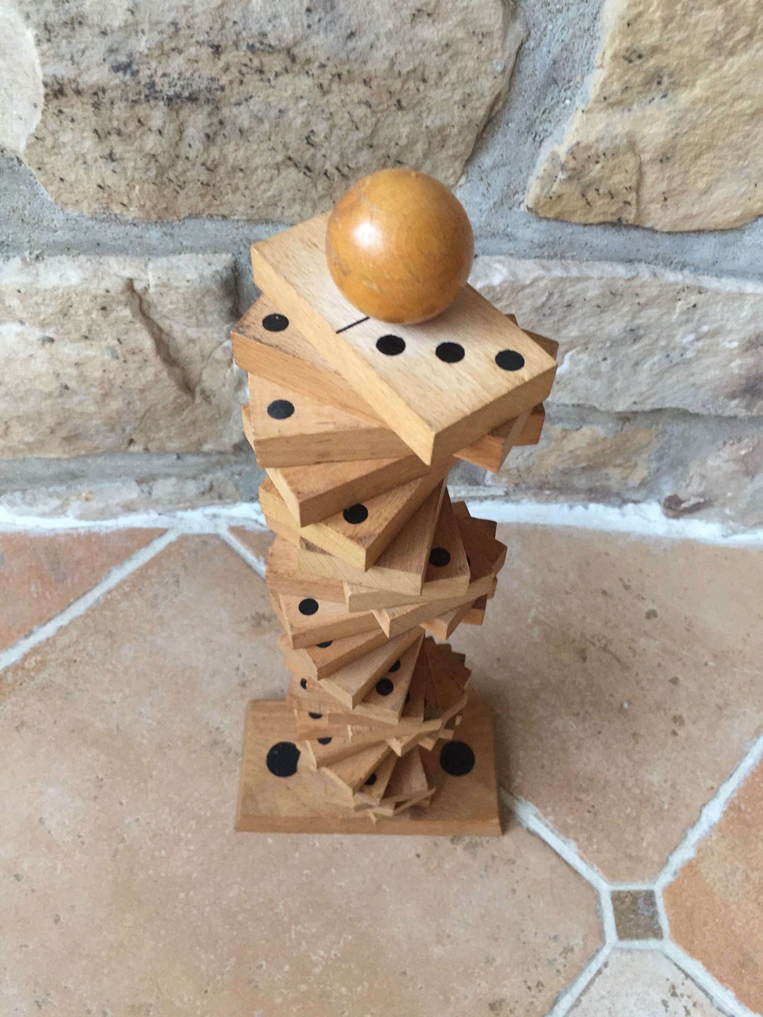 Jeu de dominos ancien en bois et vertical